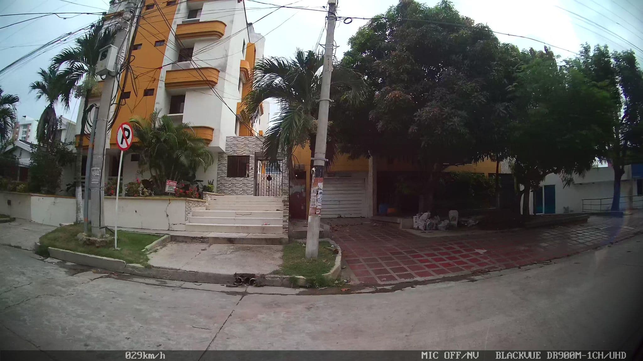 Street view near Hostal Quinta Bacana, Barranquilla — © kaart_2 (CC BY-SA · Mapillary)