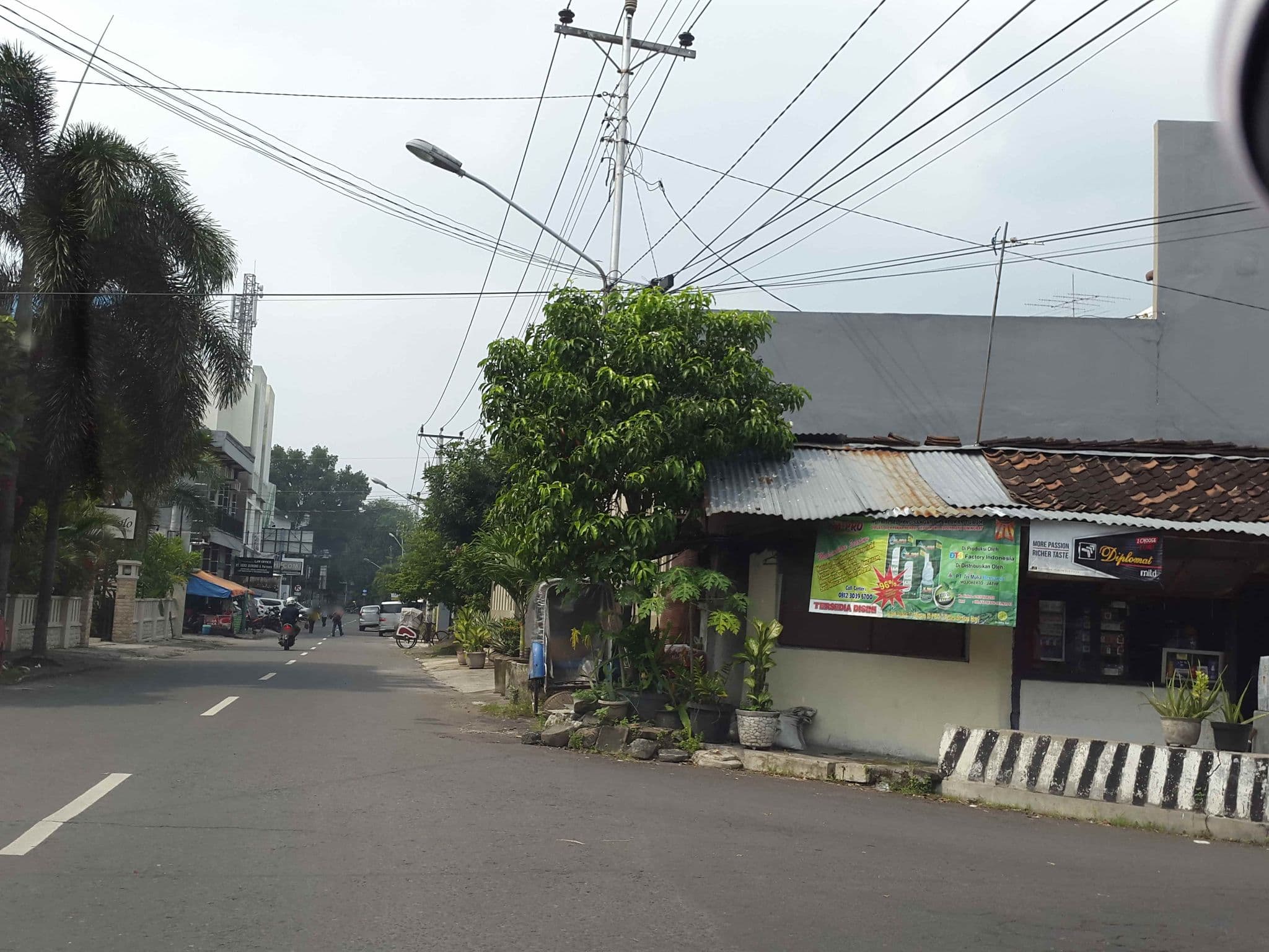 Street view near Hotel Suka Marem, Surakarta — © roadroid (CC BY-SA · Mapillary)