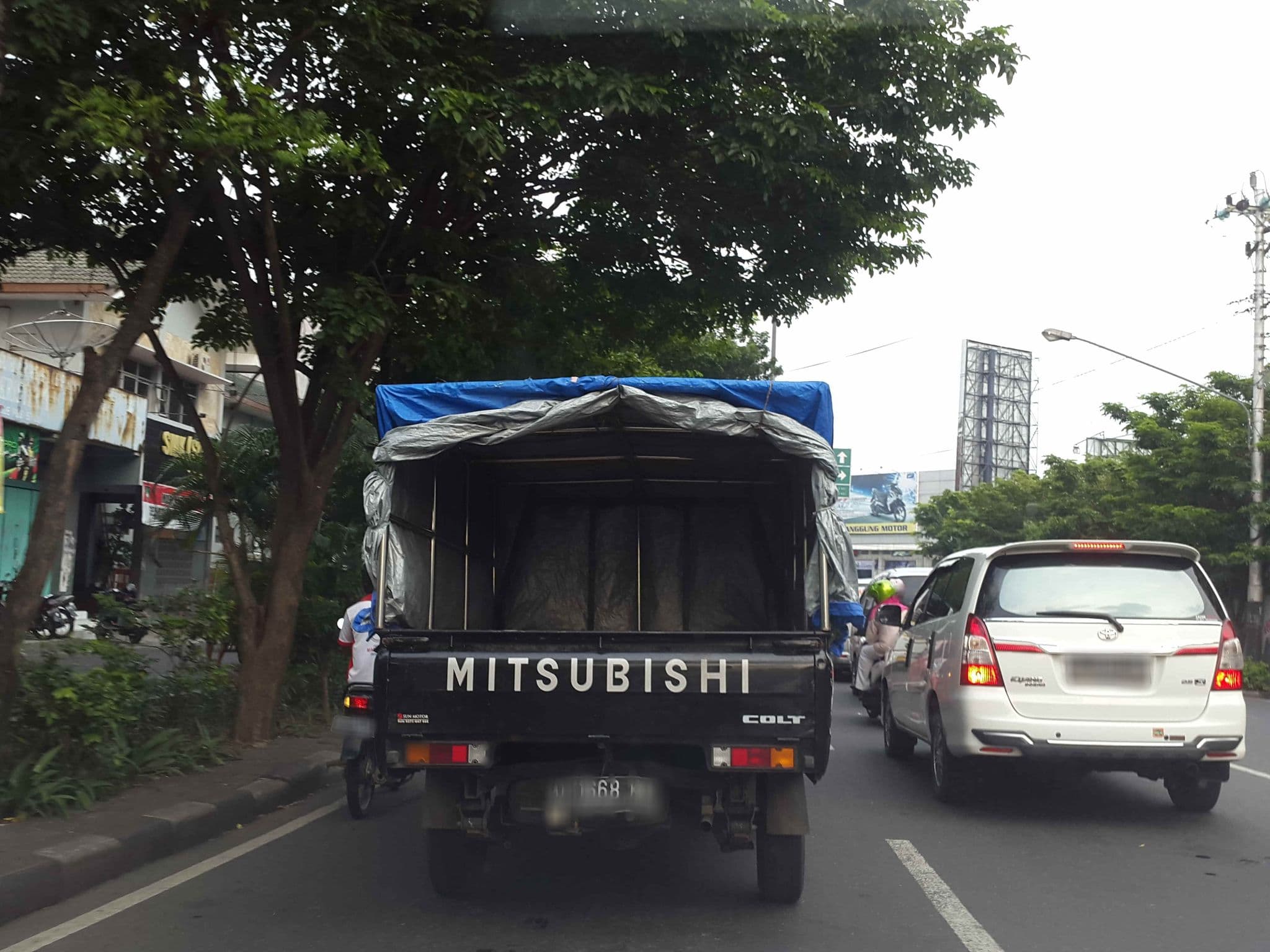 Street view near Quest Hotel Semarang, Surakarta — © roadroid (CC BY-SA · Mapillary)