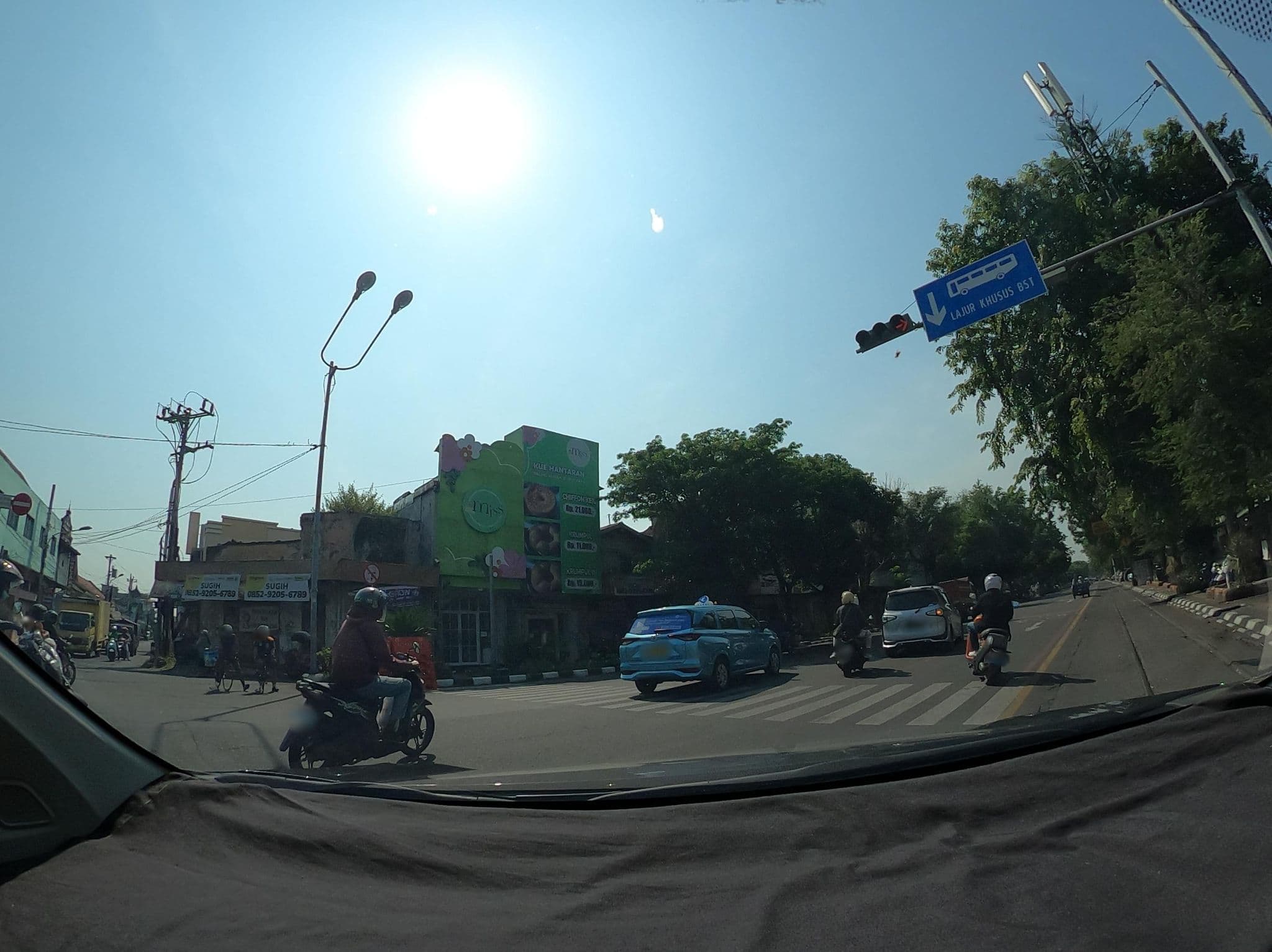 Street view near Front One Cabin Slamet Riyadi, Surakarta — © Kaart_Local (CC BY-SA · Mapillary)