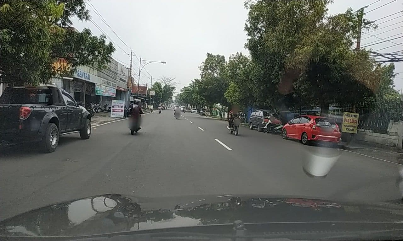 Street view near Hotel Mulia - Purwokerto, Purwokerto — © riyadiwibowo (CC BY-SA · Mapillary)