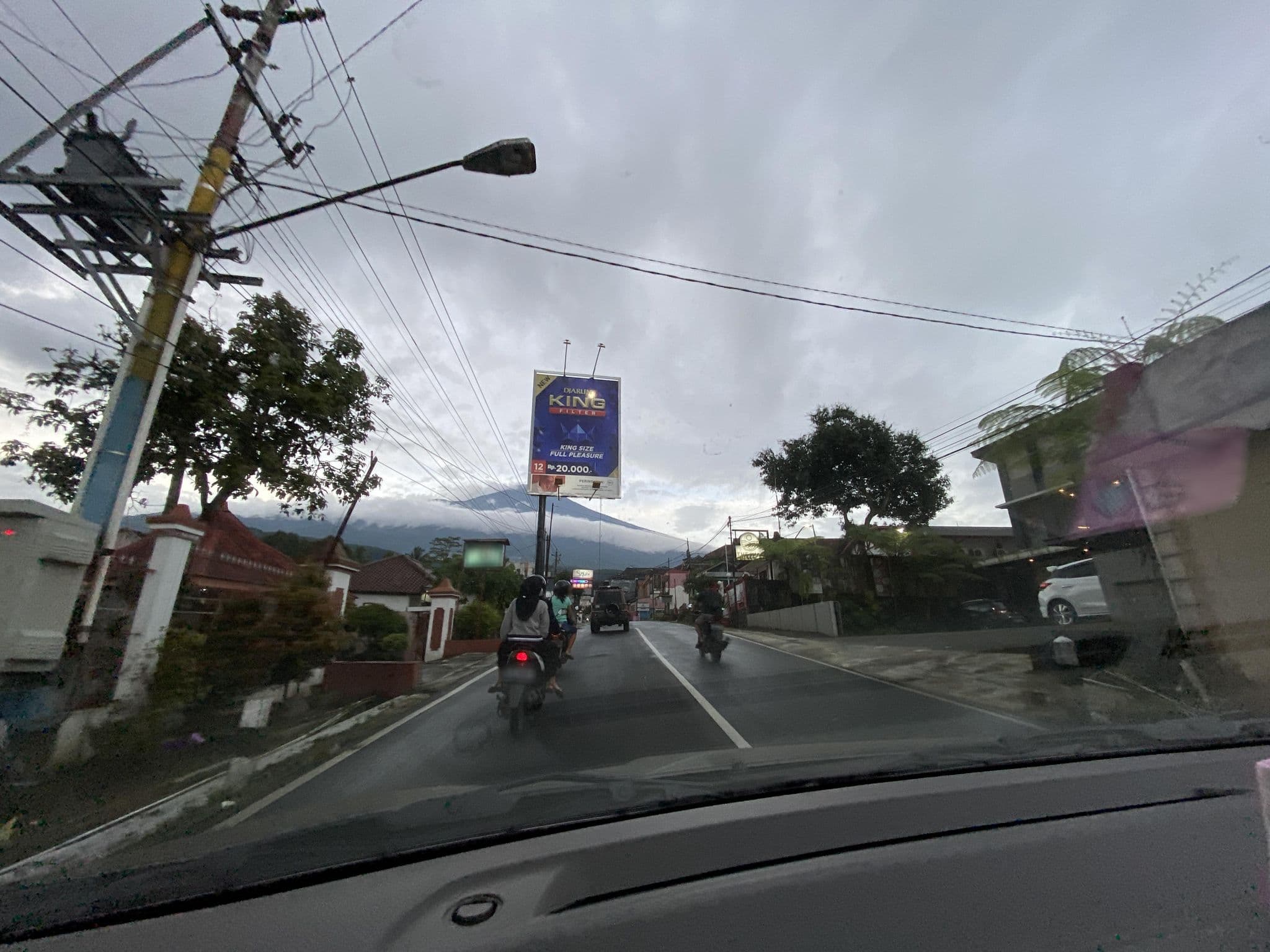 Street view near Hotel Indraprana, Baturaden — © kikik (CC BY-SA · Mapillary)