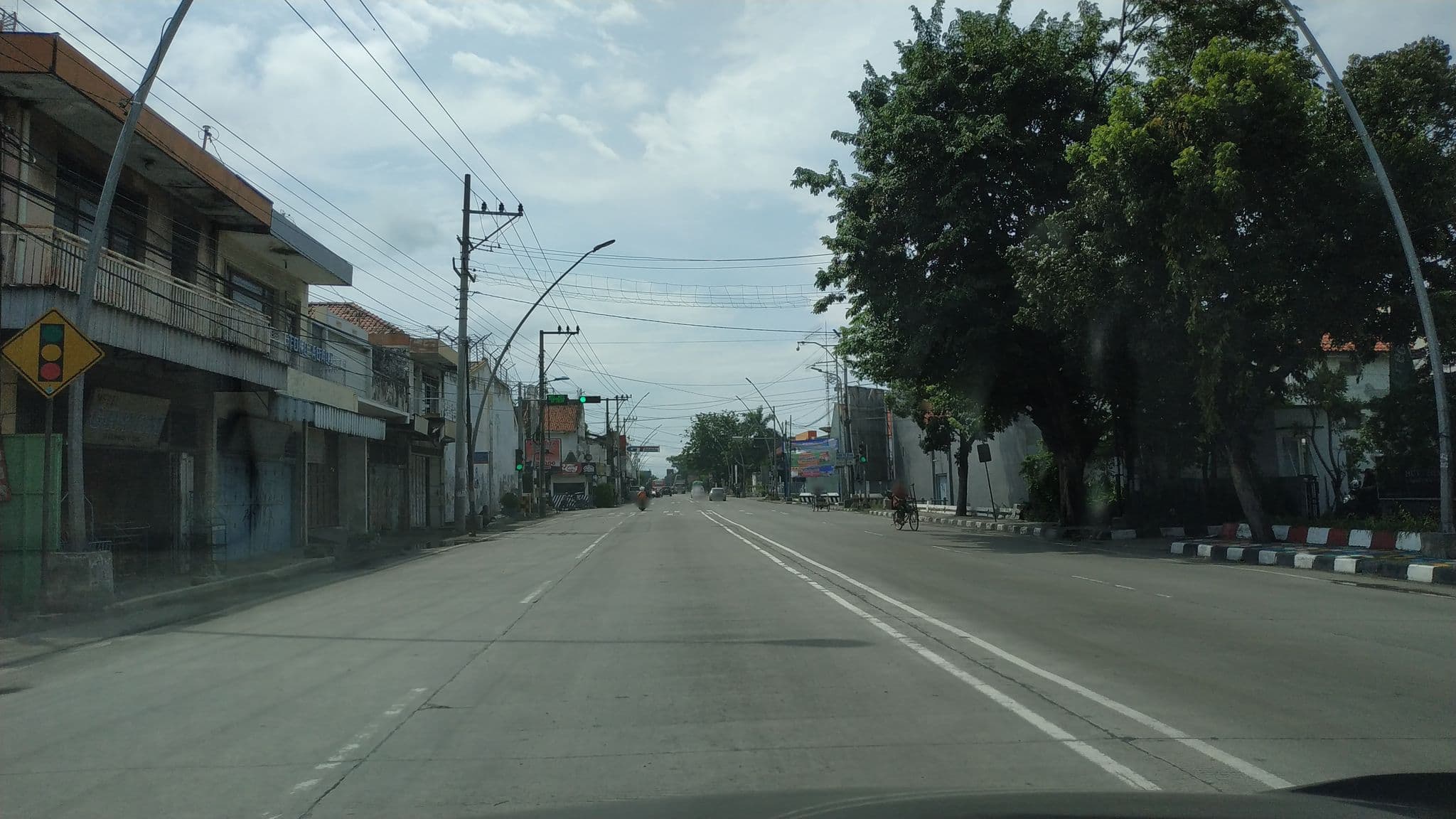 Street view near Khas Tegal Hotel (Formerly Pesonna Hotel), Tegal — © akrimullag (CC BY-SA · Mapillary)