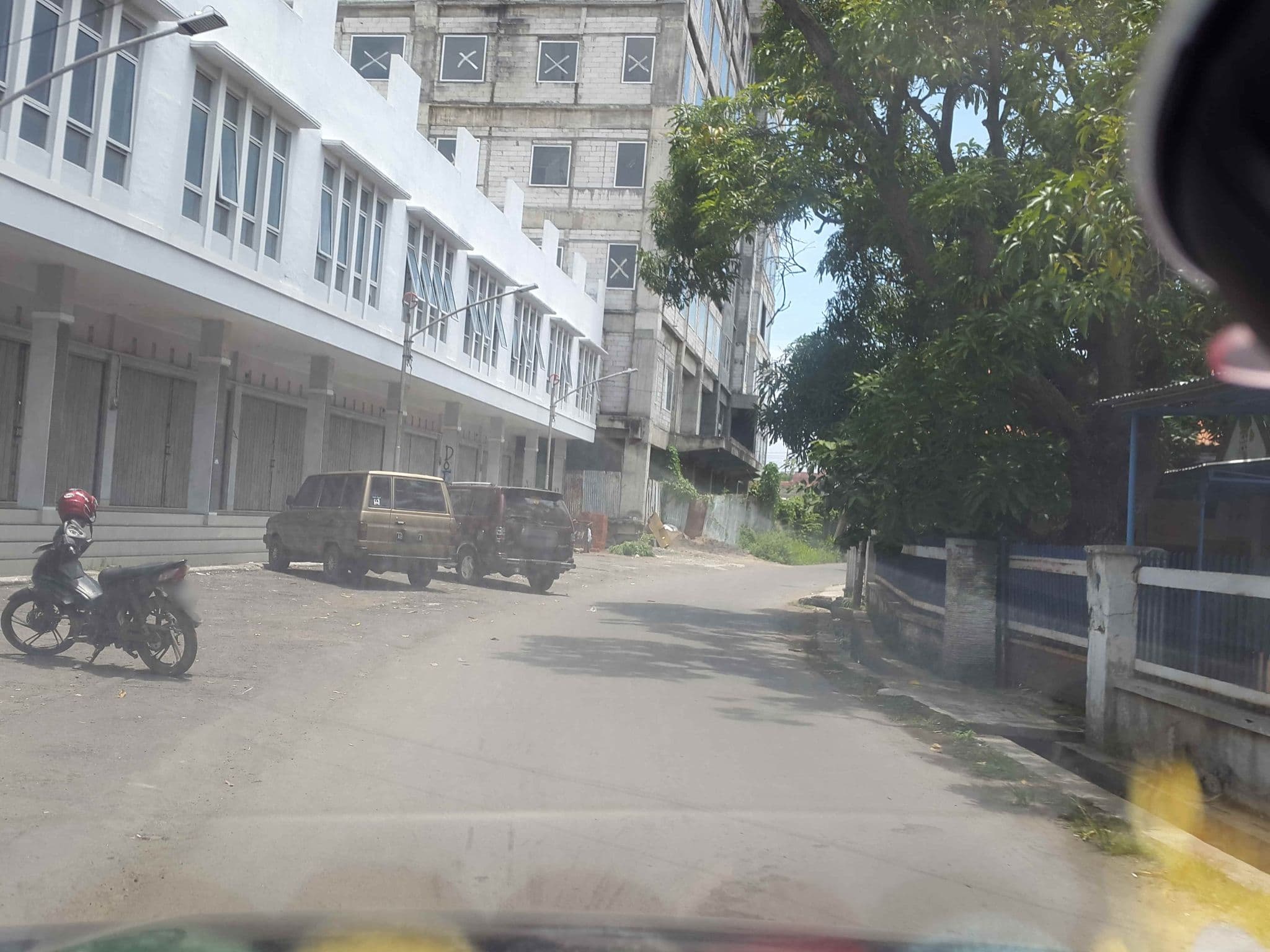 Street view near Bugs Guest House, Tegal — © roadroid (CC BY-SA · Mapillary)