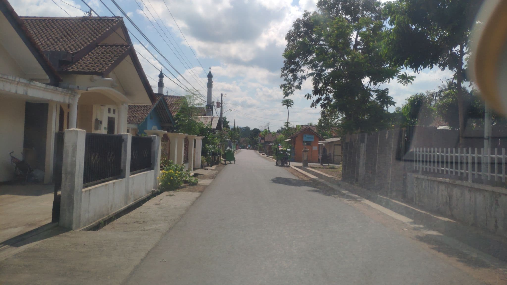 Street view near Swan Valley Oasis Resort, Wonosobo — © roadroid (CC BY-SA · Mapillary)