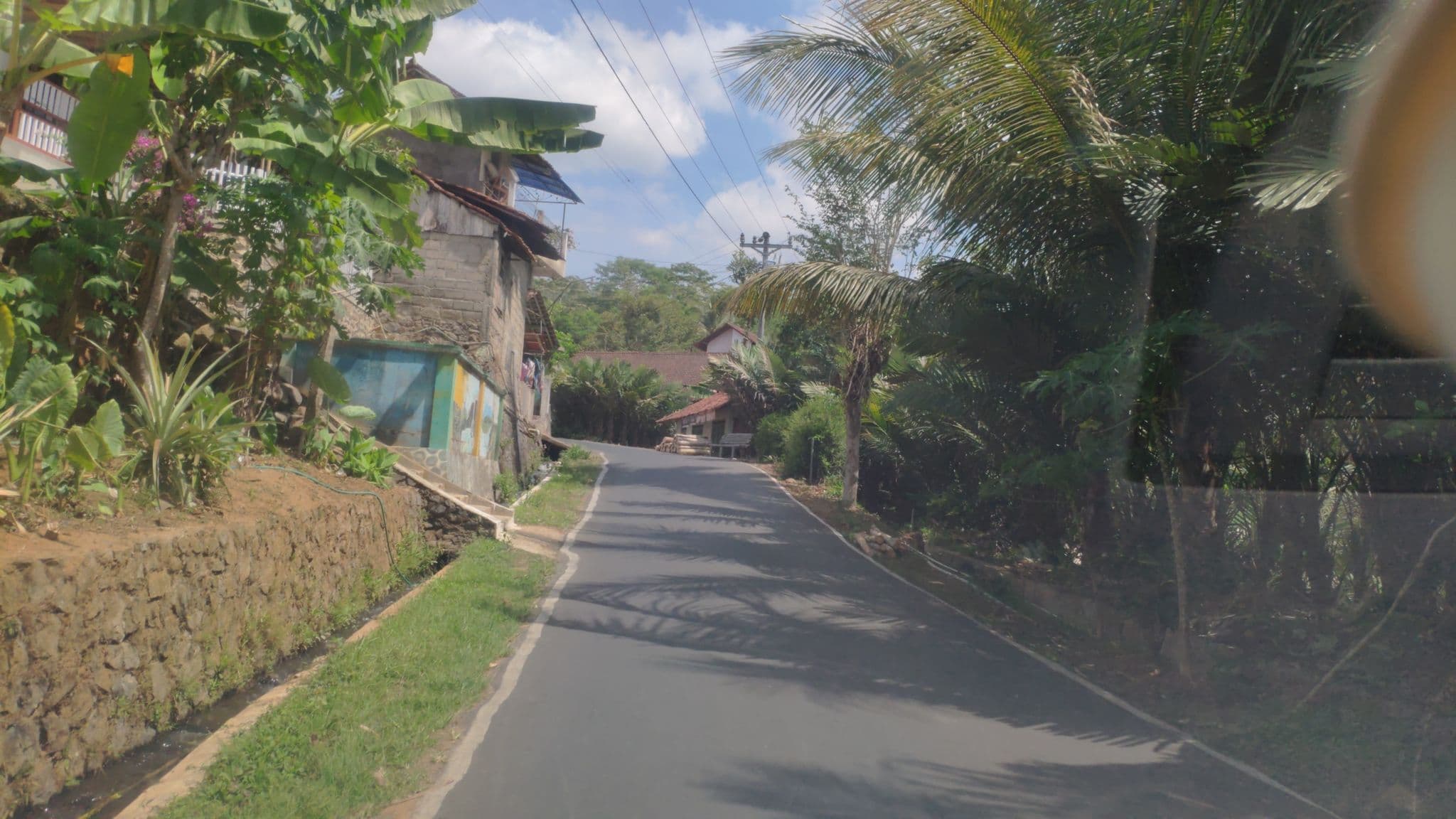 Street view near Pemancingan Gurami & Kebun Salak Pondoh Pak Wardi, Wonosobo — © roadroid (CC BY-SA · Mapillary)