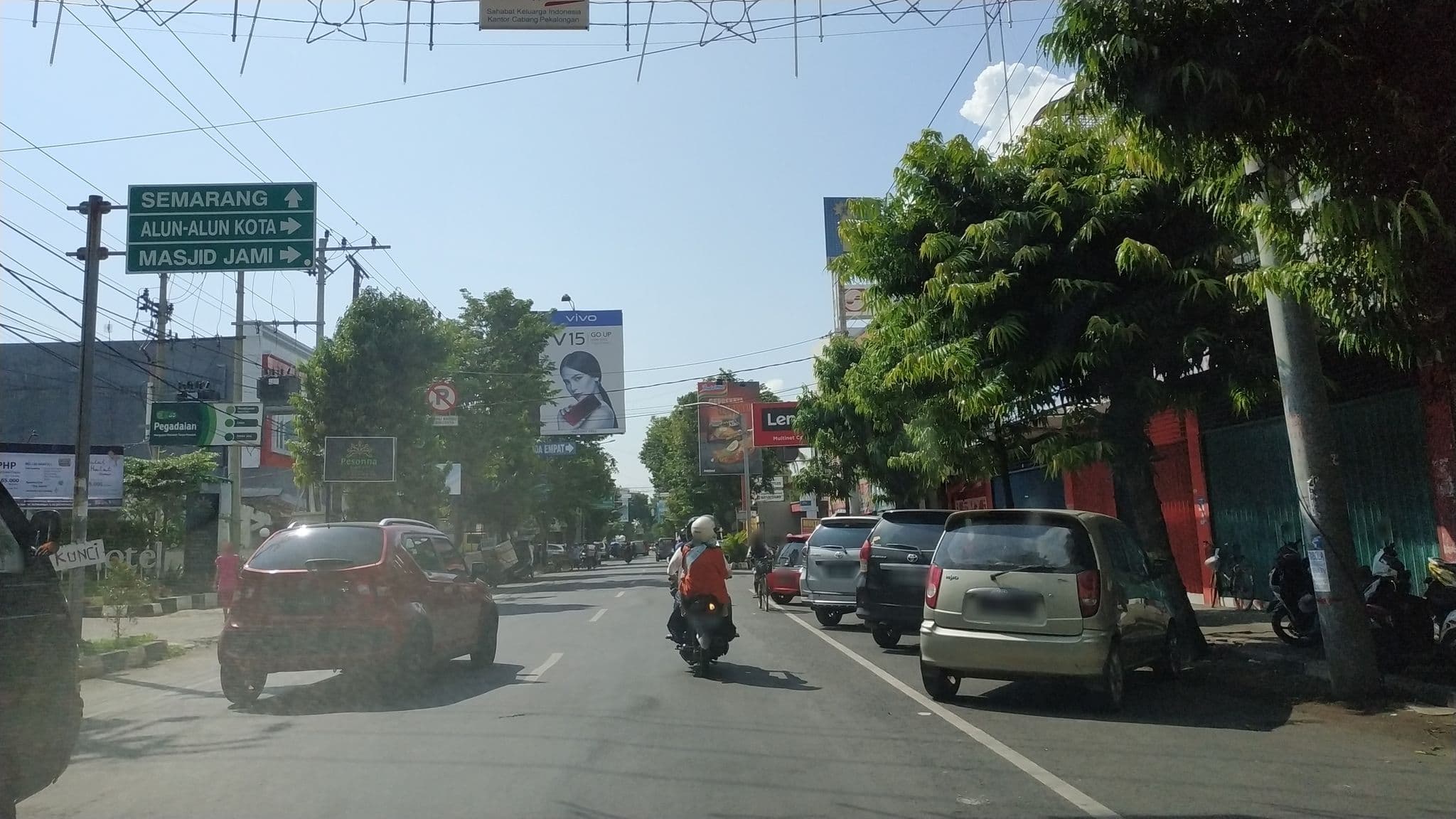 Street view near Swimming Pool KHAS Hotel, Pekalongan — © zainabr (CC BY-SA · Mapillary)