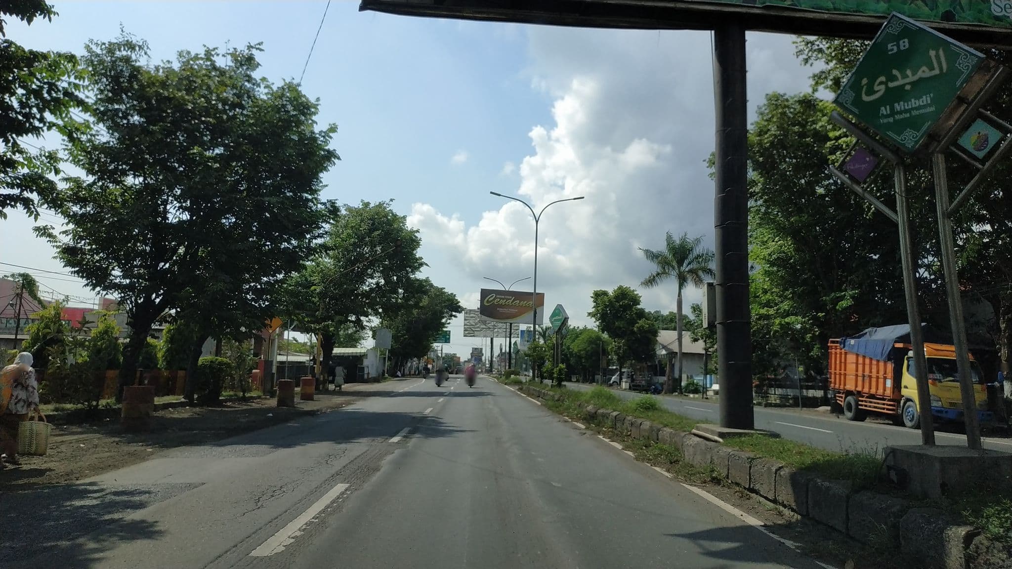 Street view near Hotel Tirta Asri, Pekalongan — © zainabr (CC BY-SA · Mapillary)