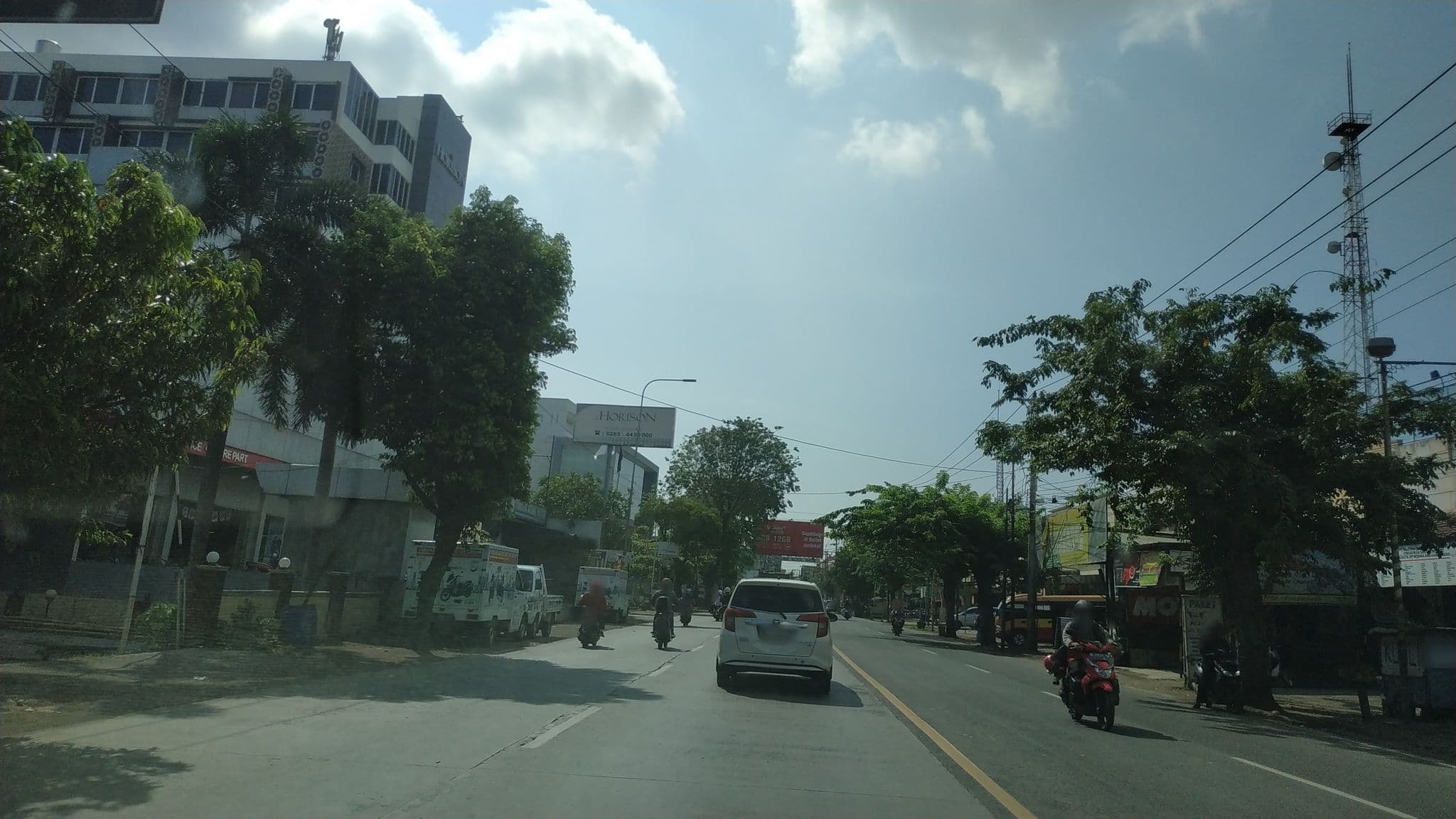 Street view near Ruang Sidang Hotel Nirwana Pekalongan, Pekalongan — © zainabr (CC BY-SA · Mapillary)