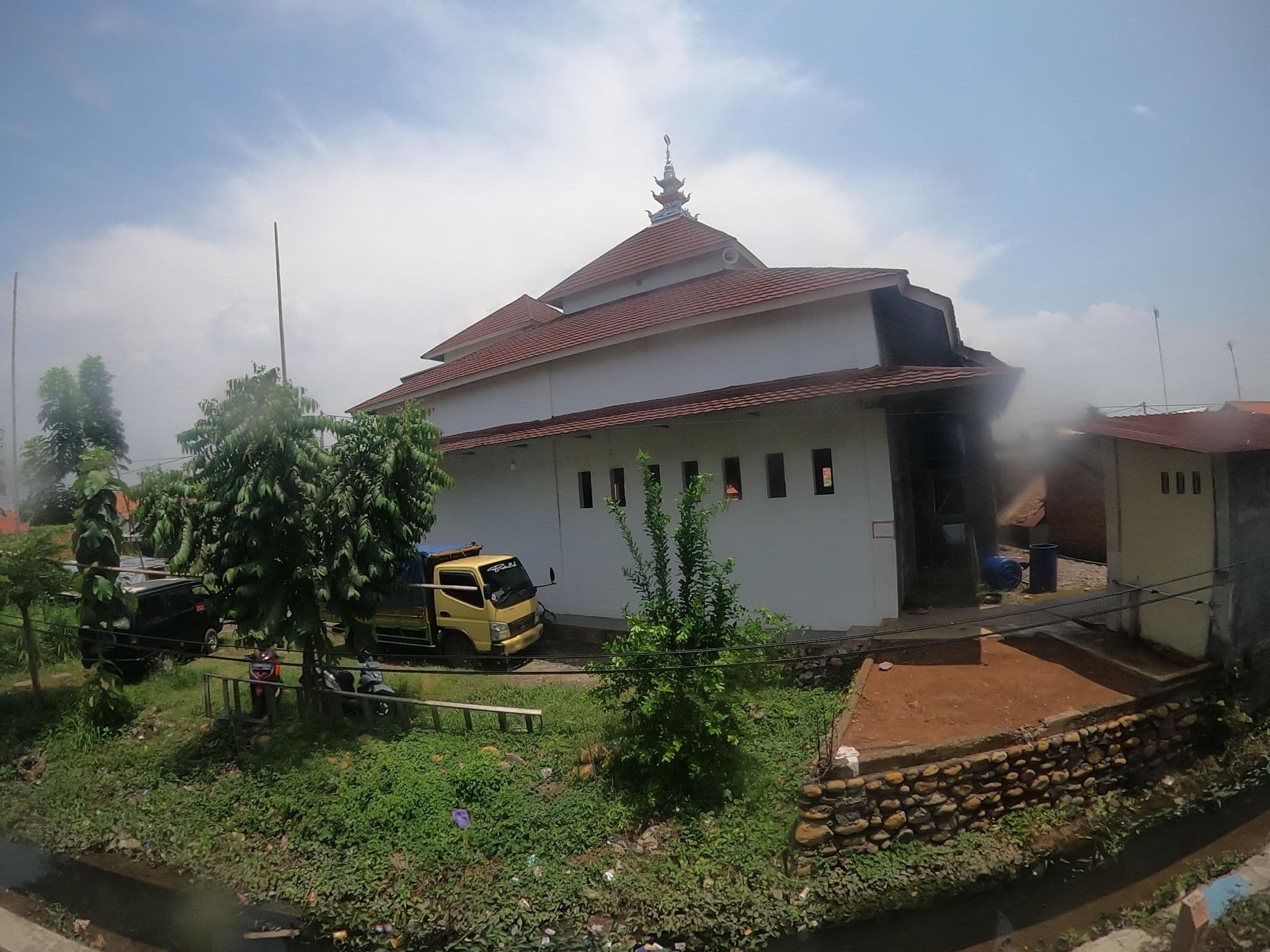 Street view near Hotel Indonesia Pekalongan, Pekalongan — © rgtm_ryuiki (CC BY-SA · Mapillary)