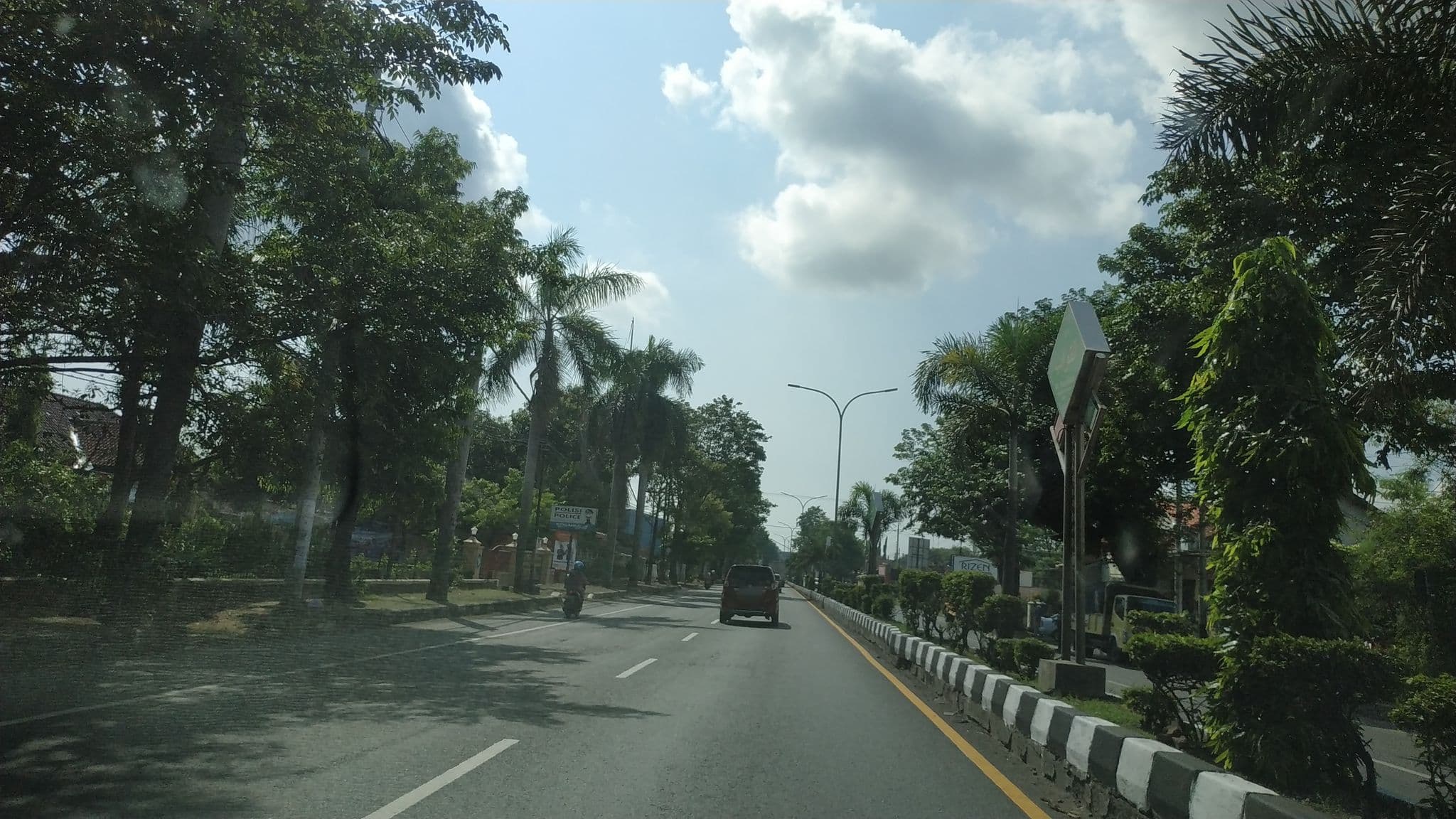 Street view near Hotel Horizon pekalongn, Pekalongan — © zainabr (CC BY-SA · Mapillary)