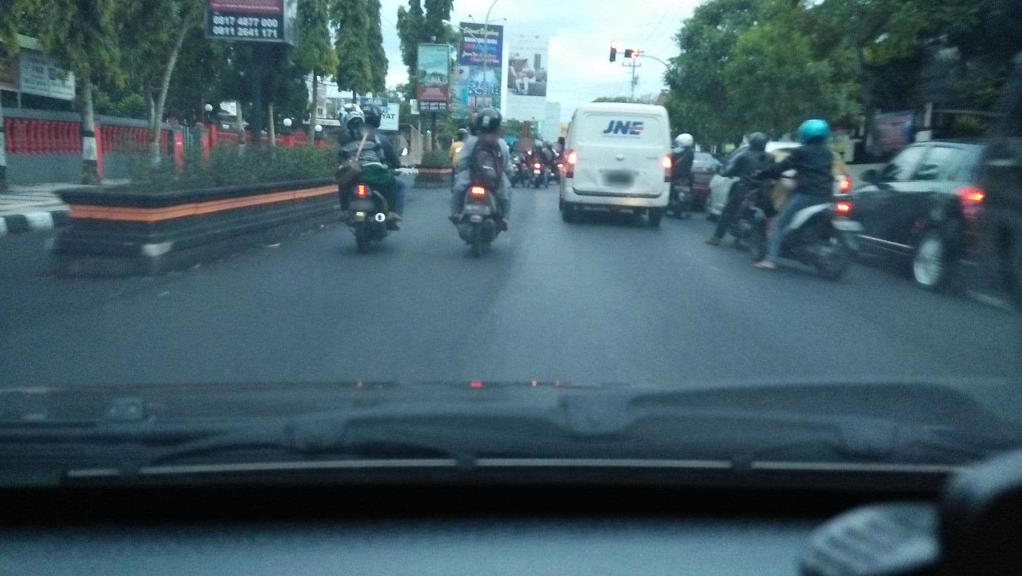 Street view near Mutiara Hotel, Magelang — © hestiningsih (CC BY-SA · Mapillary)
