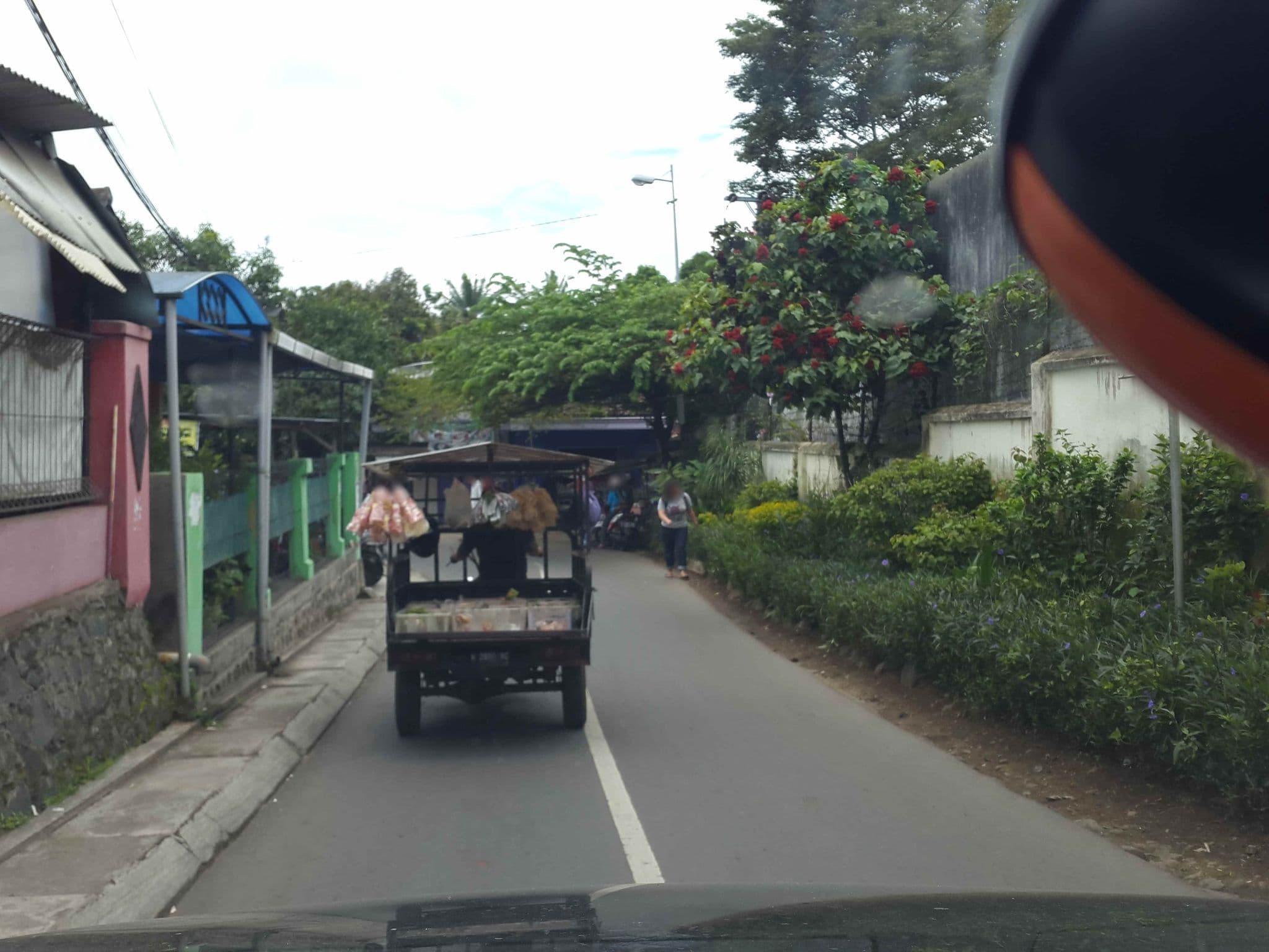 Street view near Novotel Surabaya Hotel & Suites, Salatiga — © roadroid (CC BY-SA · Mapillary)
