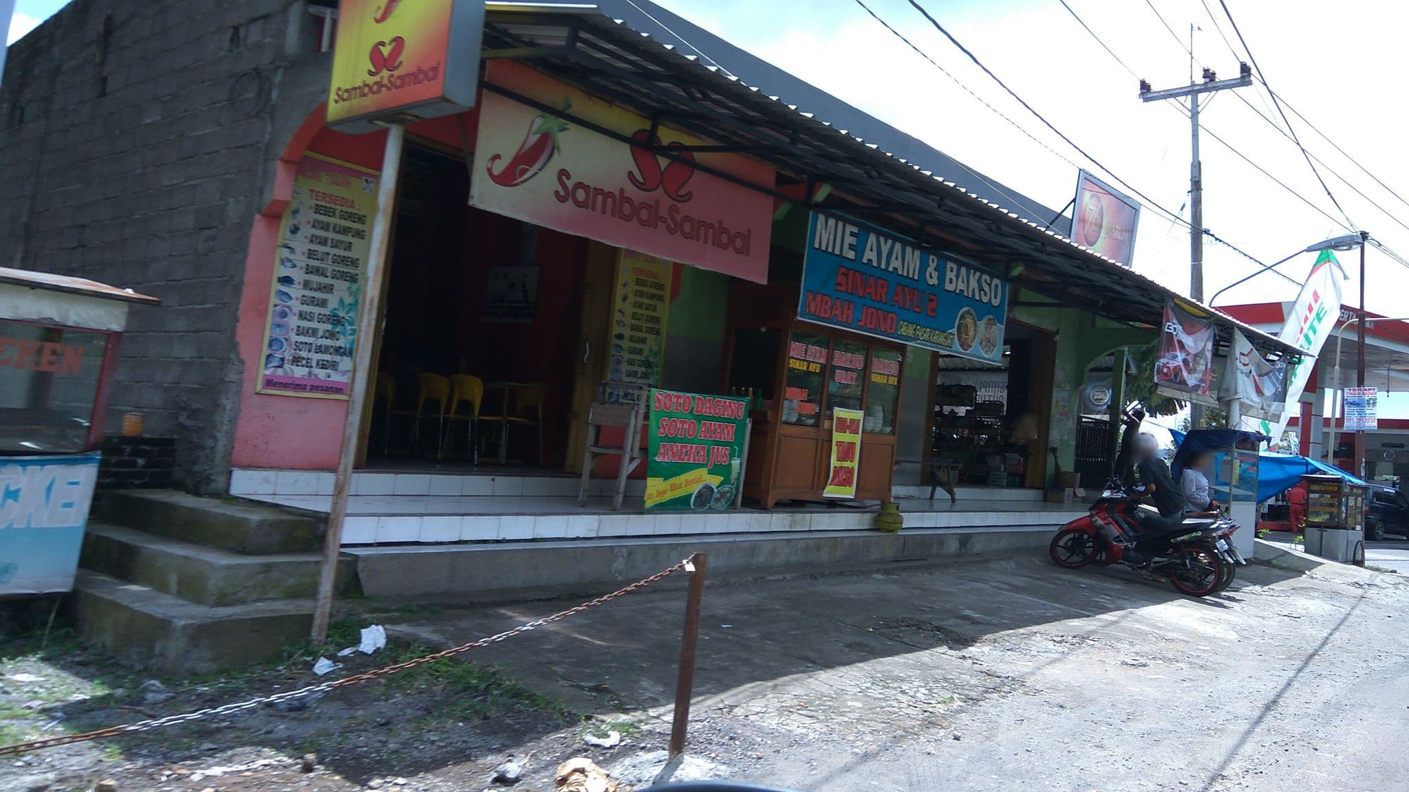 Street view near Hotel Permata Indah, Ungaran — © arizalkawamuna (CC BY-SA · Mapillary)
