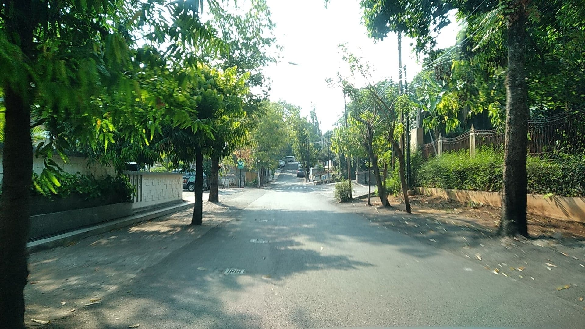 Street view near Belle View Hotel, Semarang — © roadroid (CC BY-SA · Mapillary)