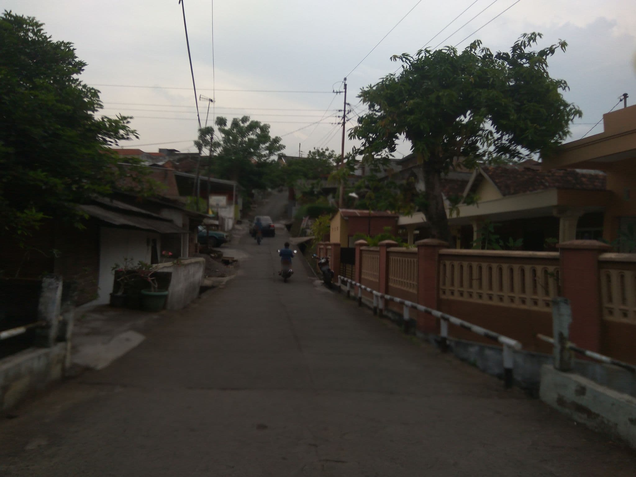 Street view near Wisma guntur, Semarang — © nicolas_samosir (CC BY-SA · Mapillary)