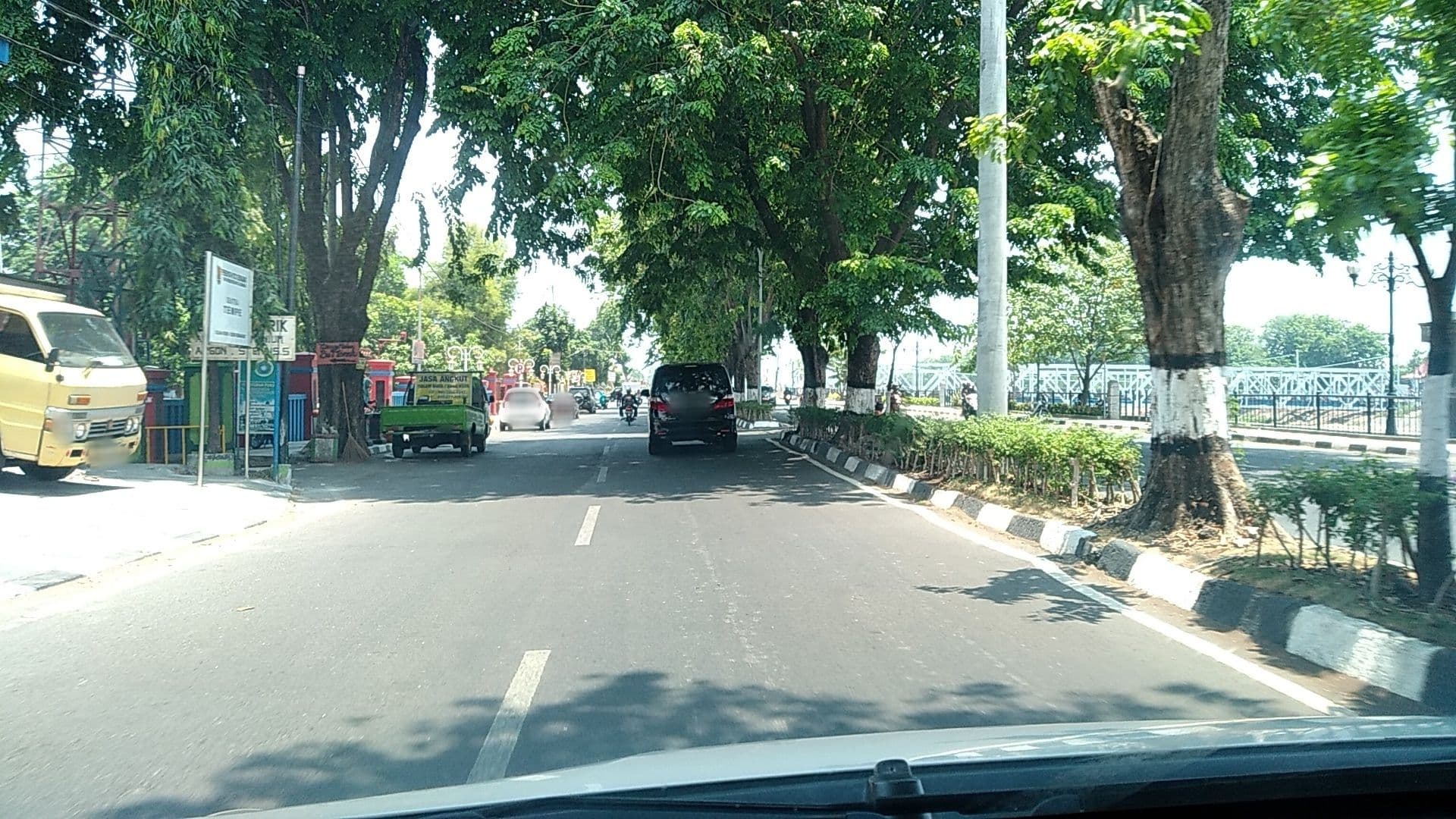 Street view near Hotel Karangayu Semarang, Semarang — © roadroid (CC BY-SA · Mapillary)
