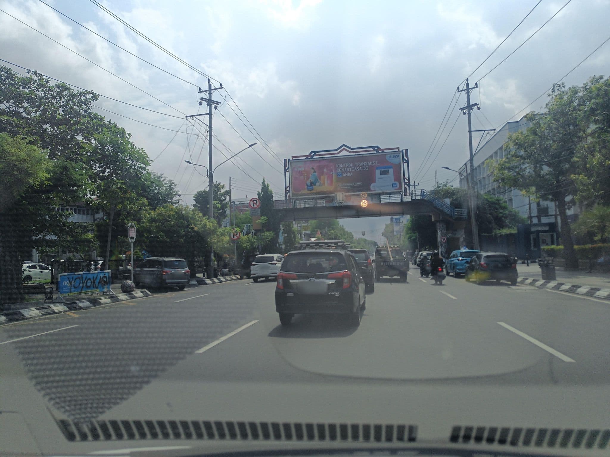 Street view near Amariz hotel, Semarang — © hen0ch (CC BY-SA · Mapillary)