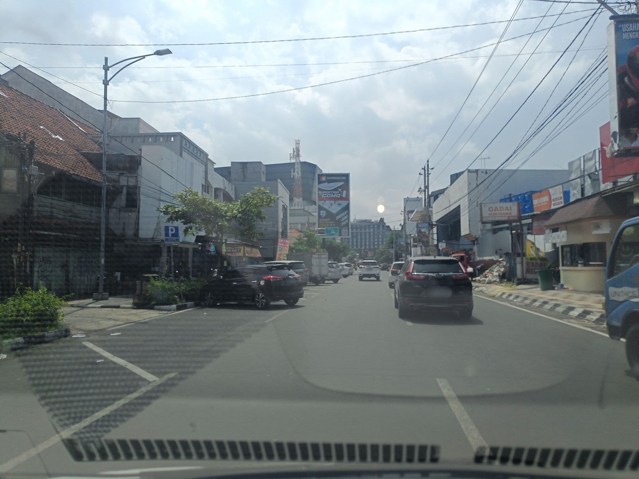 Street view near Hotel Rinjani, Semarang — © hen0ch (CC BY-SA · Mapillary)