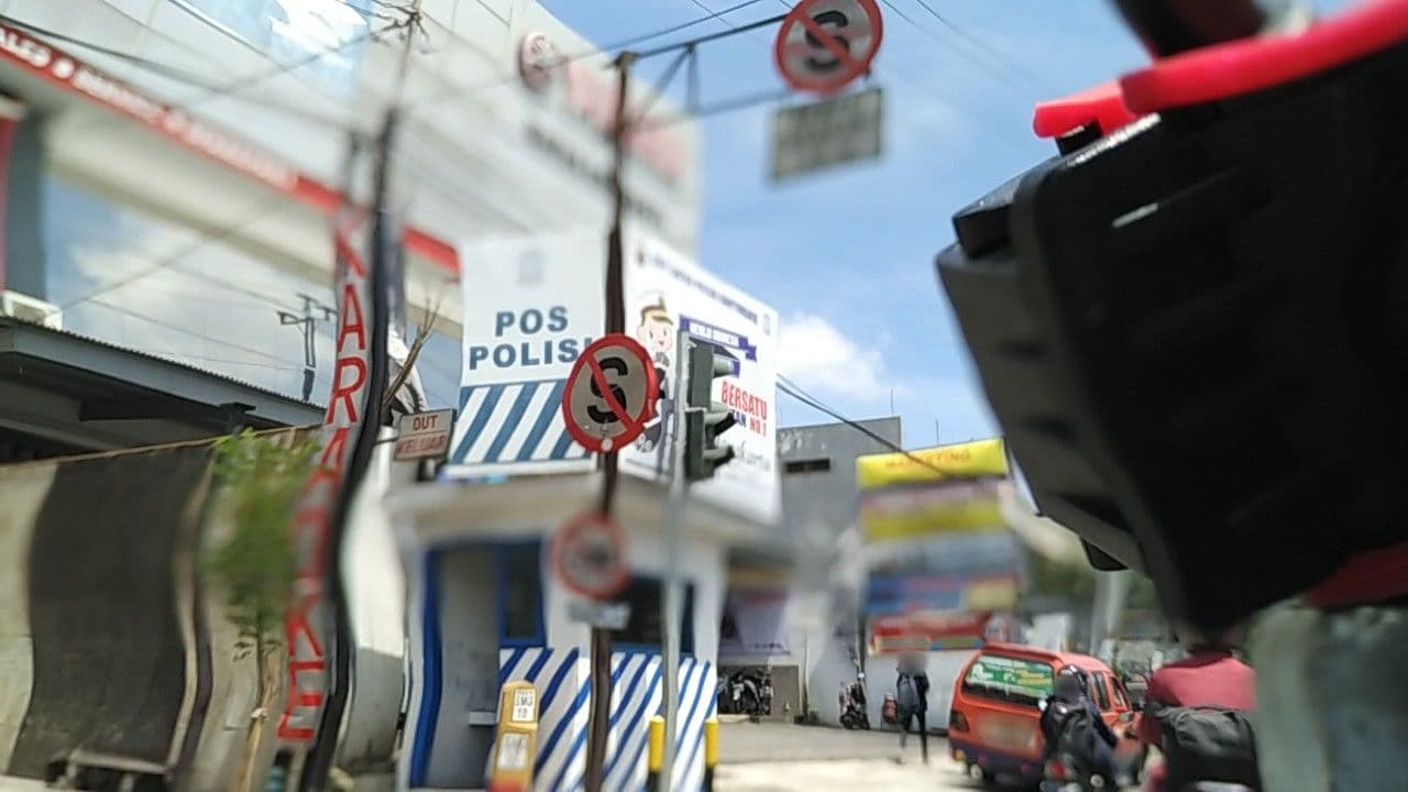 Street view near Mahkota Hotel, Semarang — © medika (CC BY-SA · Mapillary)