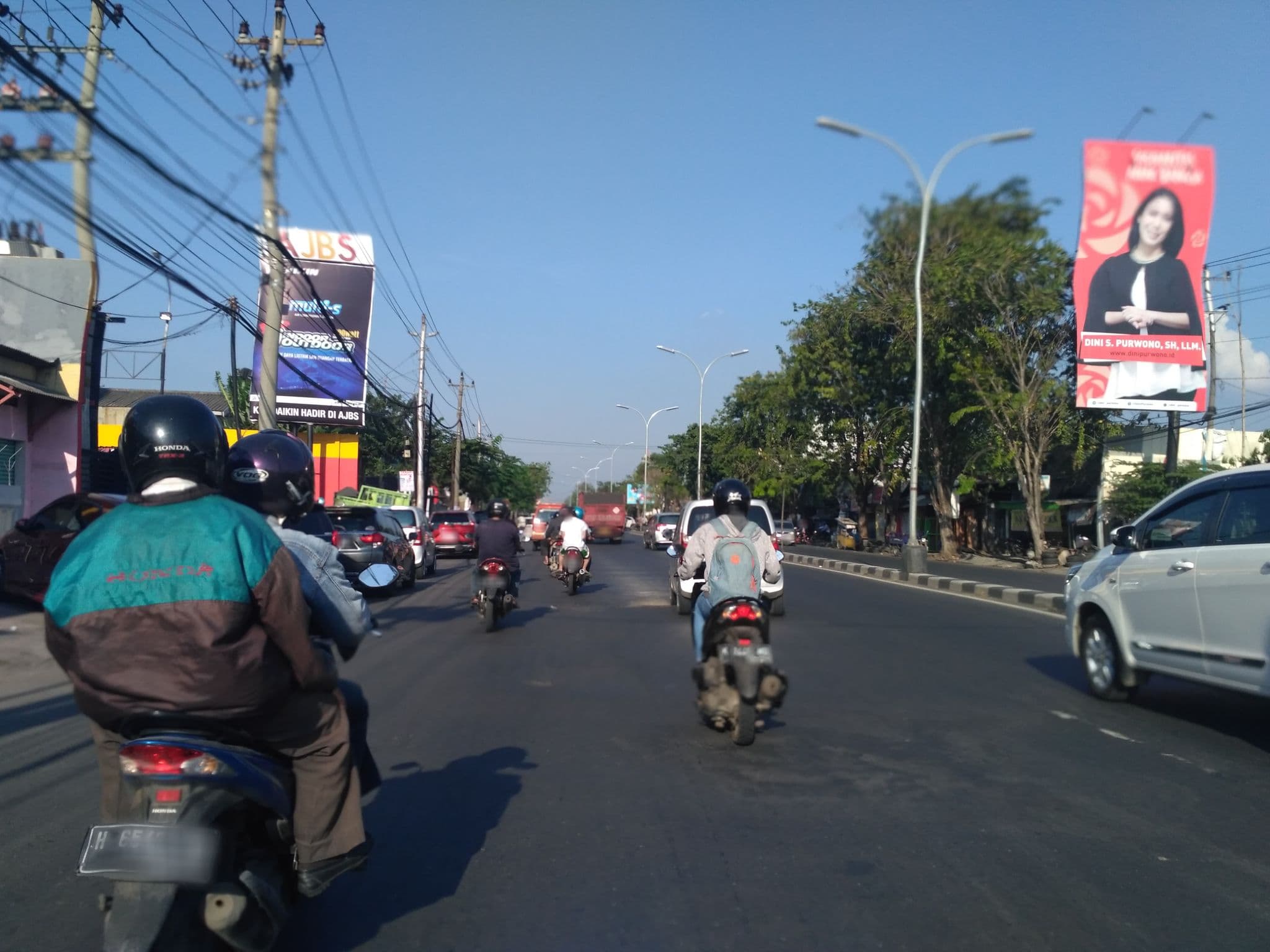 Street view near Griya Persada Hotel & Resort, Semarang — © nicolas_samosir (CC BY-SA · Mapillary)
