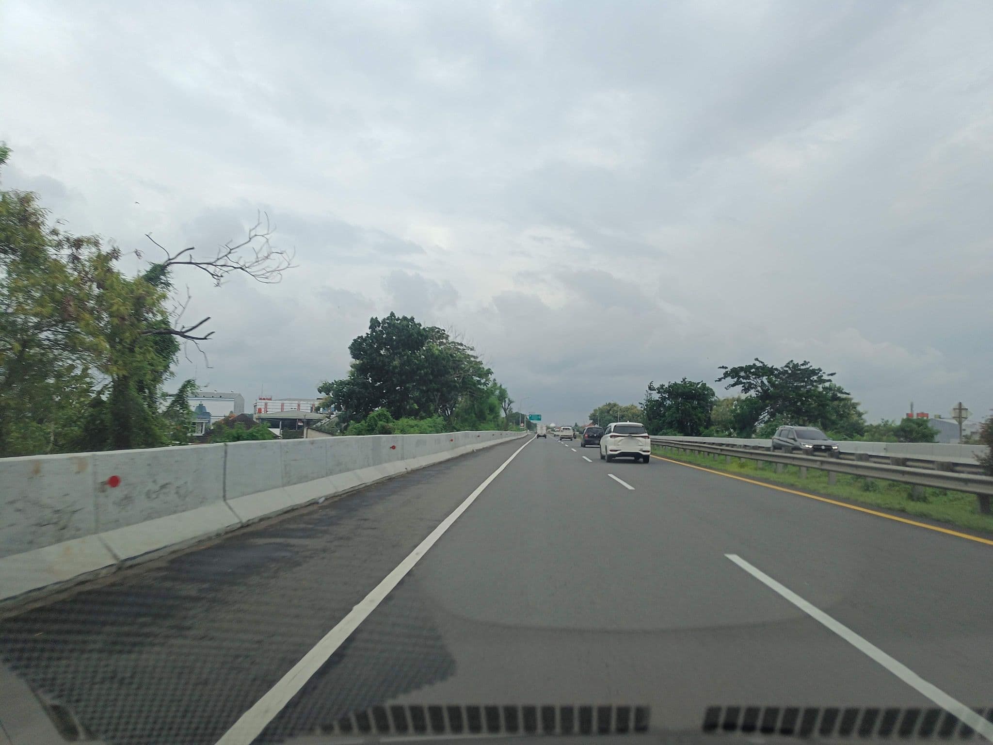 Street view near Hotel City One, Semarang — © hen0ch (CC BY-SA · Mapillary)