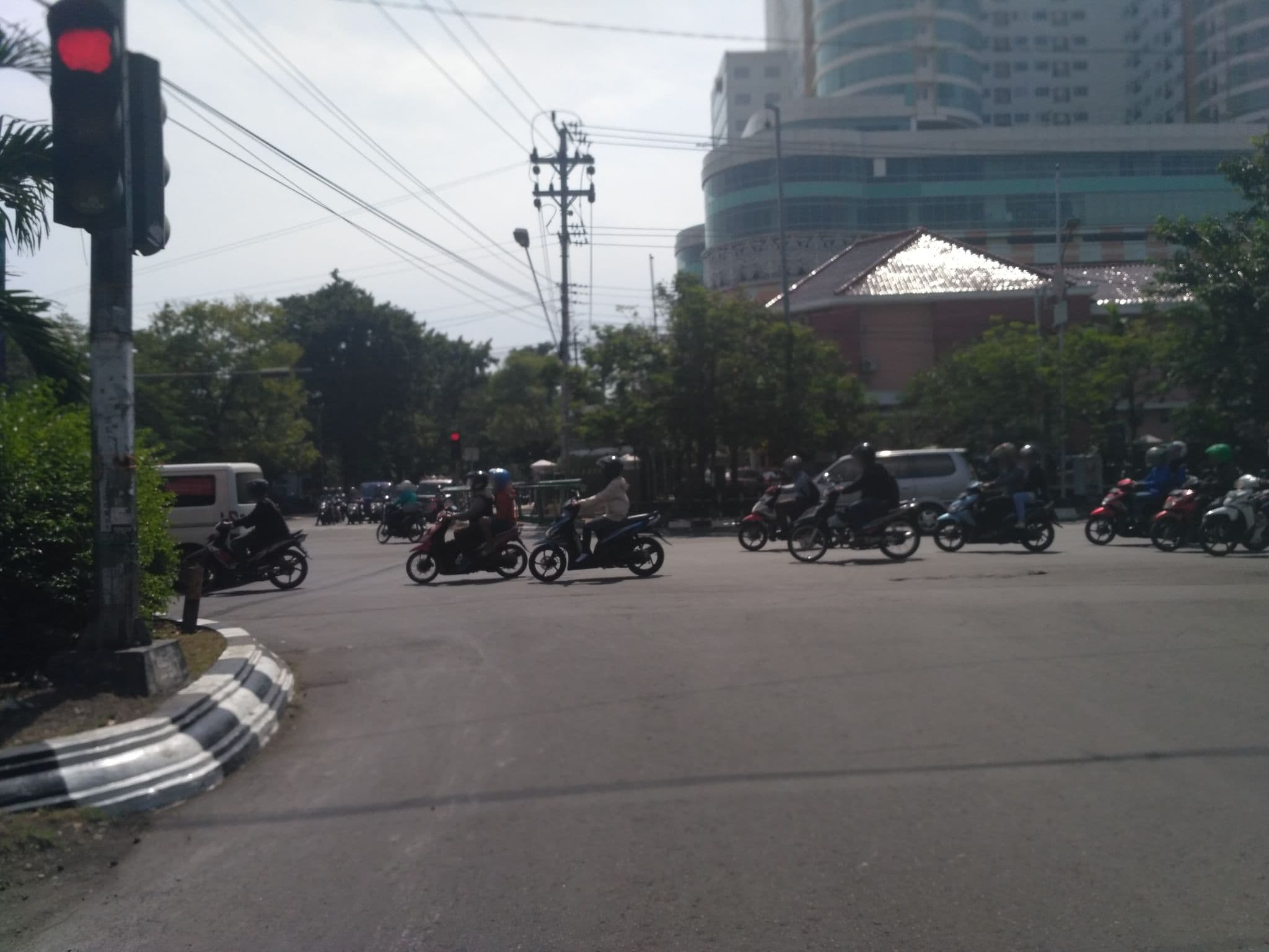 Street view near Hotel Harris, Semarang — © nicolas_samosir (CC BY-SA · Mapillary)