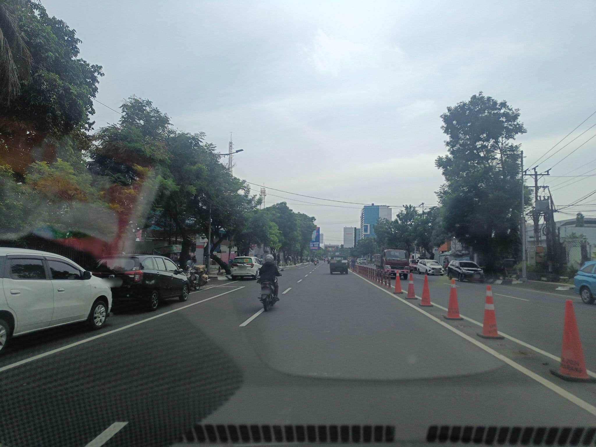 Street view near Hotel Simpang Lima, Semarang — © hen0ch (CC BY-SA · Mapillary)