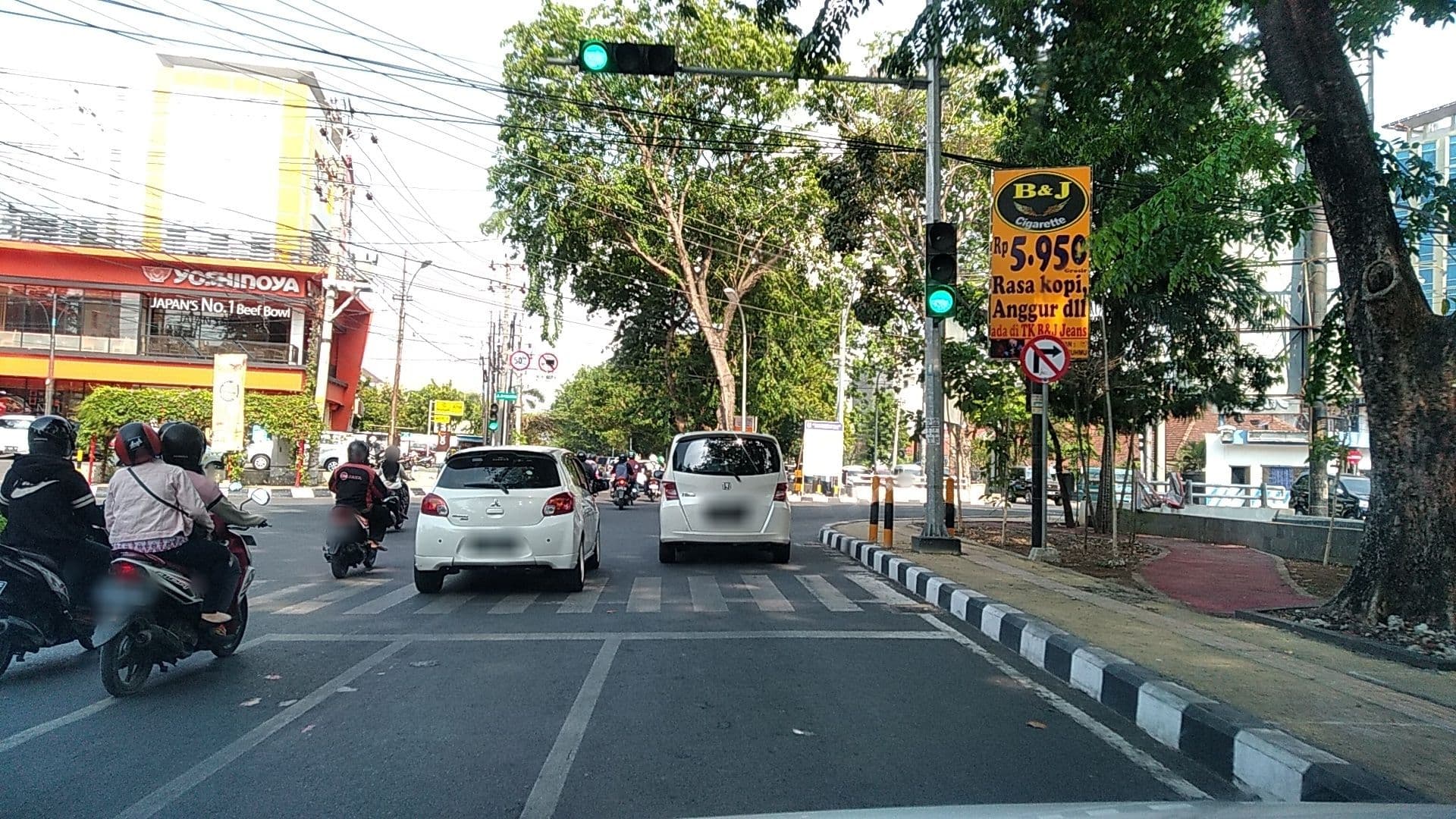 Street view near MG Setos Hotel Semarang, Semarang — © roadroid (CC BY-SA · Mapillary)
