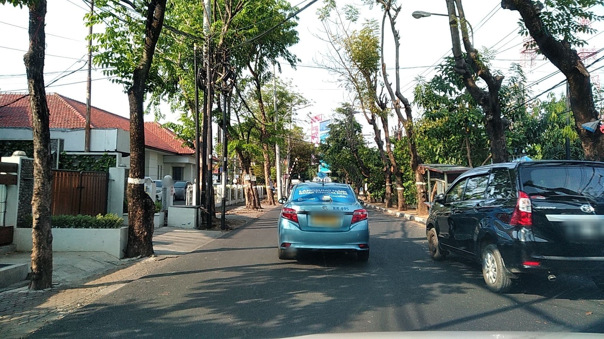 Street view near Horison Tower, Semarang — © roadroid (CC BY-SA · Mapillary)