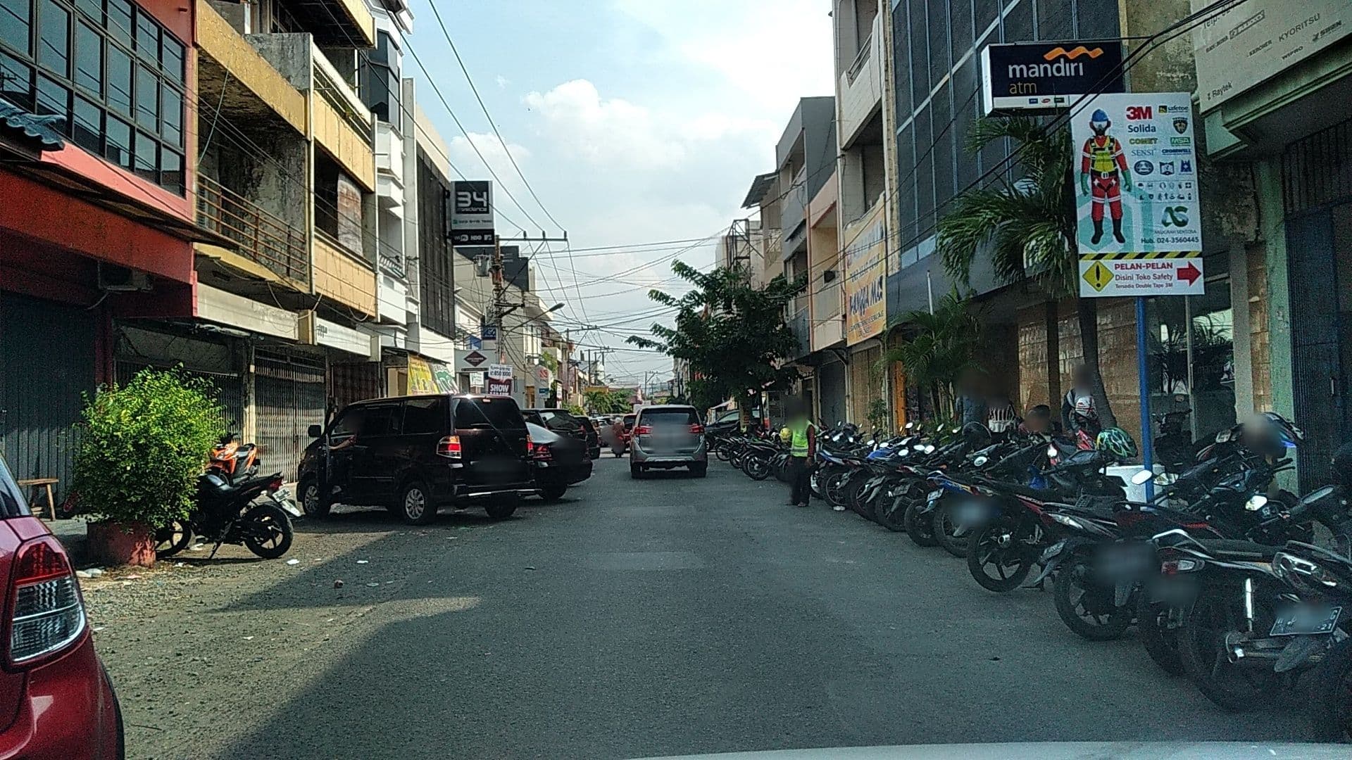 Street view near Hotel tjiang residence, Semarang — © roadroid (CC BY-SA · Mapillary)