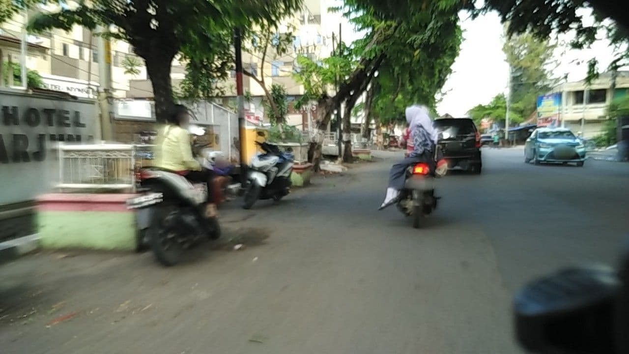 Street view near Arjuna Hotel Semarang, Semarang — © medika (CC BY-SA · Mapillary)