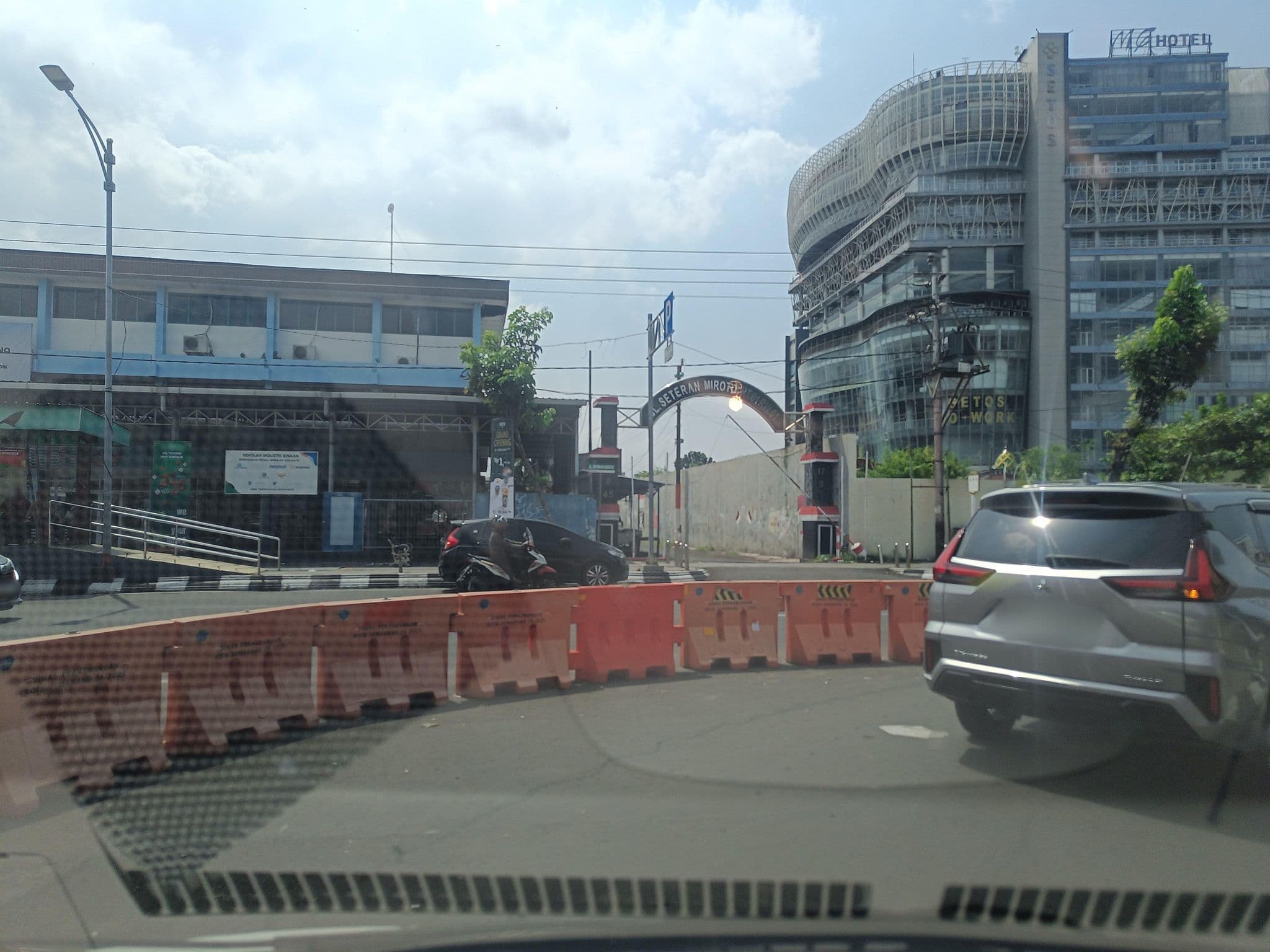 Street view near Ibiz semarang, Semarang — © hen0ch (CC BY-SA · Mapillary)