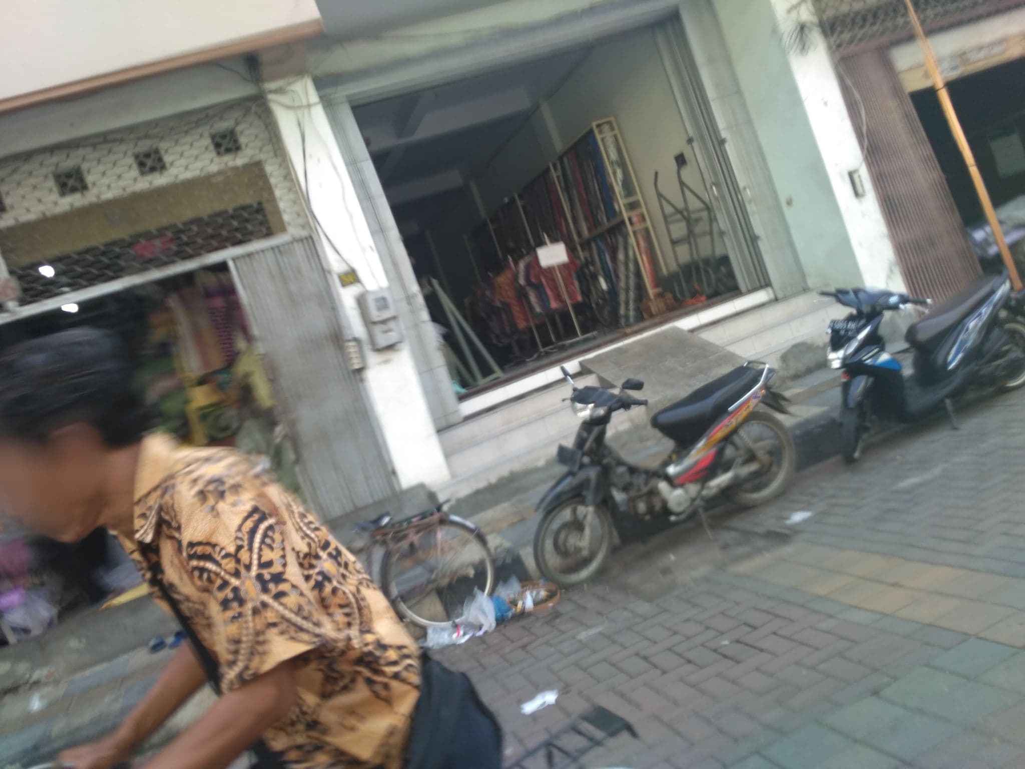 Street view near Airy Pecinan Pasar Semawis Kalikuping 18 Semarang, Semarang — © nicolas_samosir (CC BY-SA · Mapillary)