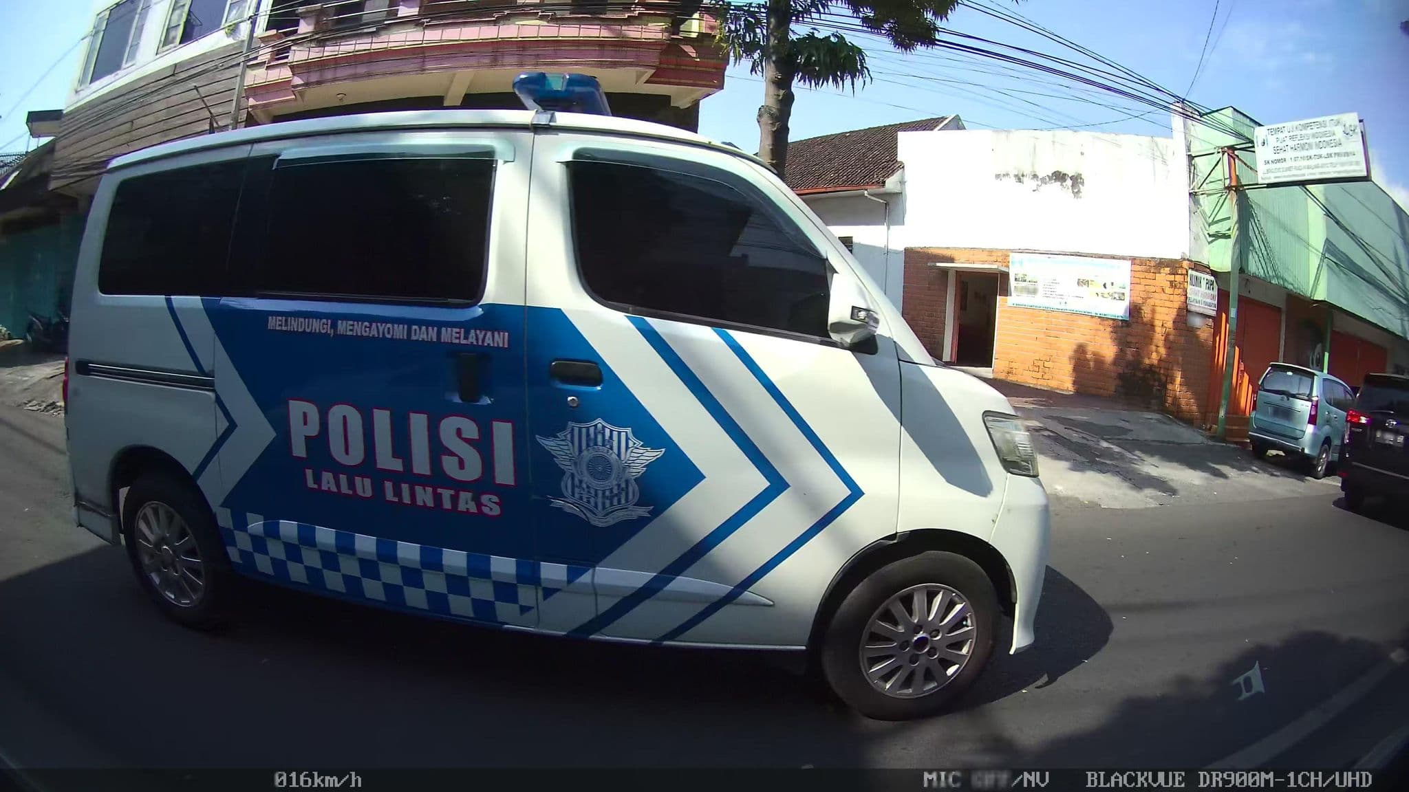 Street view near Butik Capsule Hostel, Malang — © kaart_2 (CC BY-SA · Mapillary)
