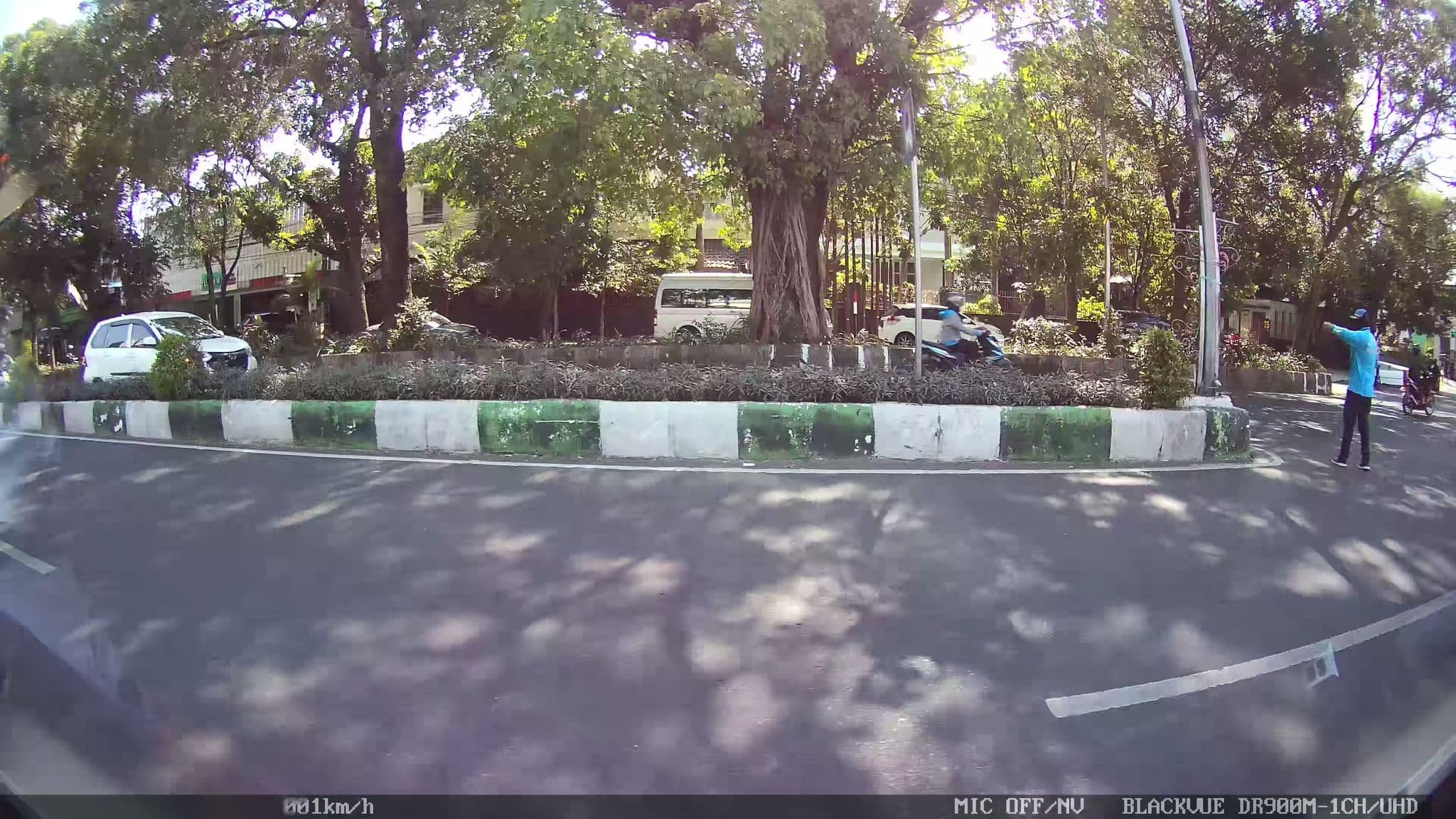 Street view near Hotel Arjuno, Malang — © kaart_2 (CC BY-SA · Mapillary)