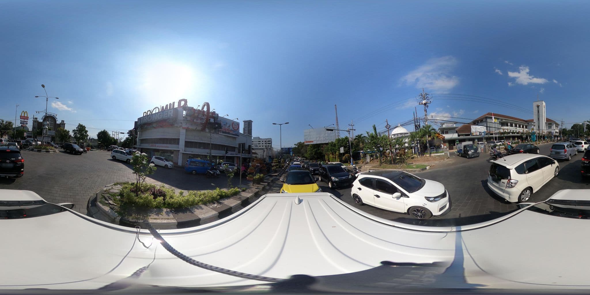 Street view near Everbrigth Hotel, Malang — © kaart_360 (CC BY-SA · Mapillary)
