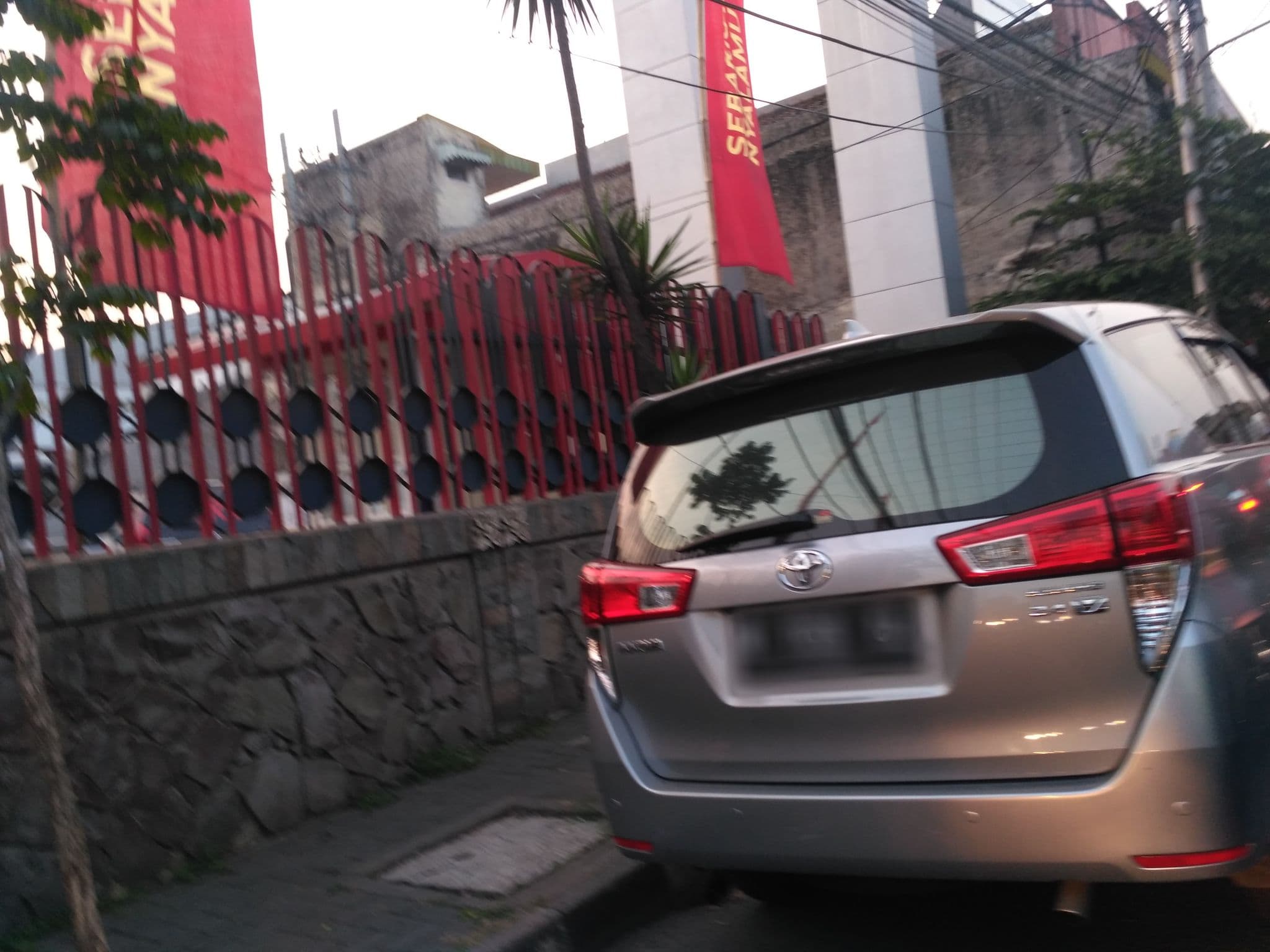 Street view near Hotel Miracle, Malang — © adi_sucipto (CC BY-SA · Mapillary)