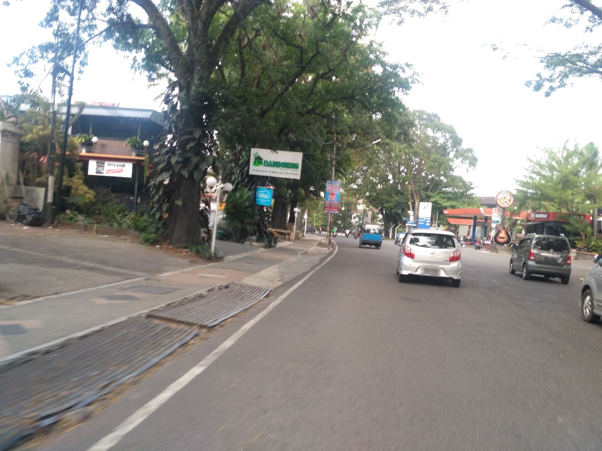 Street view near Room 616 Novotel Bandung, Malang — © adi_sucipto (CC BY-SA · Mapillary)