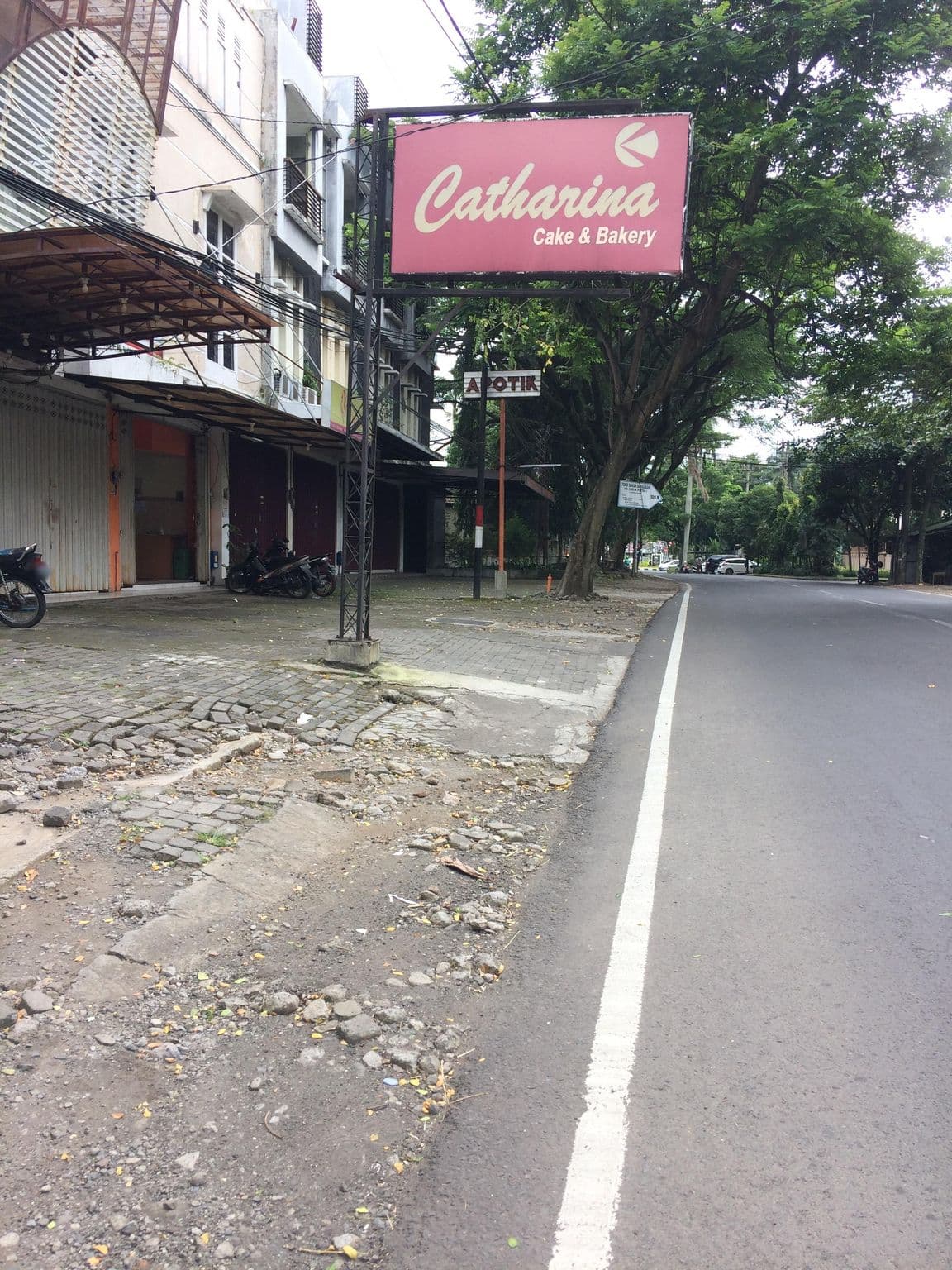 Street view near Enny's Guesthouse, Malang — © maphunter_id (CC BY-SA · Mapillary)
