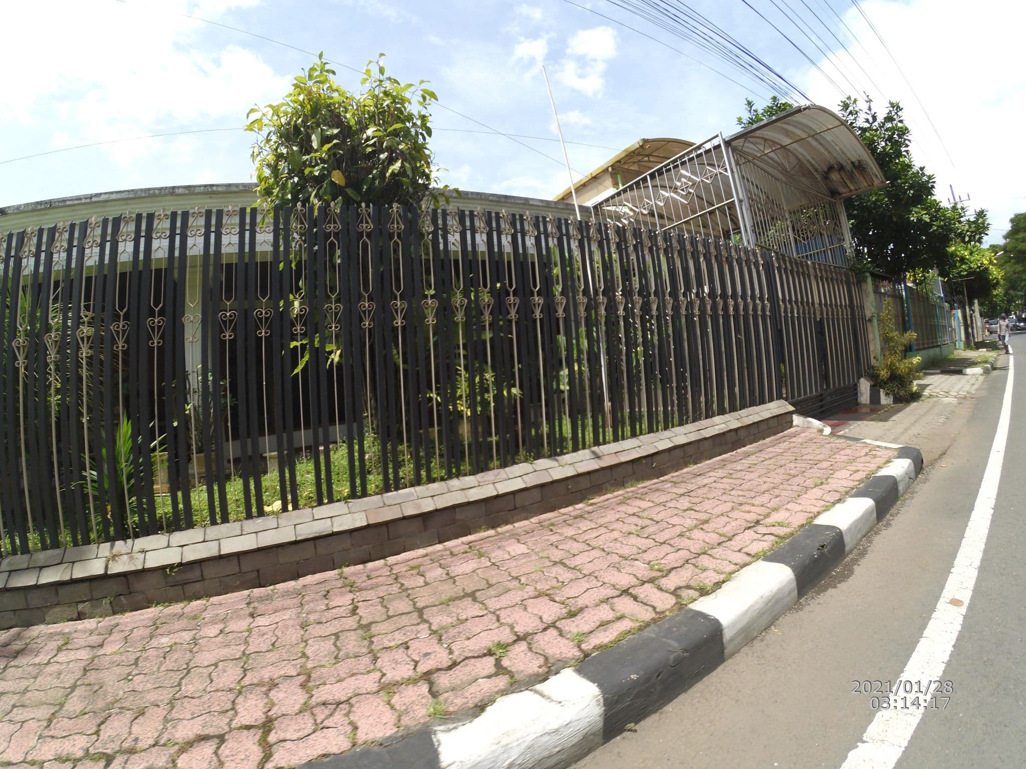Street view near Junggo Tentrem, Malang — © maphunter_id (CC BY-SA · Mapillary)