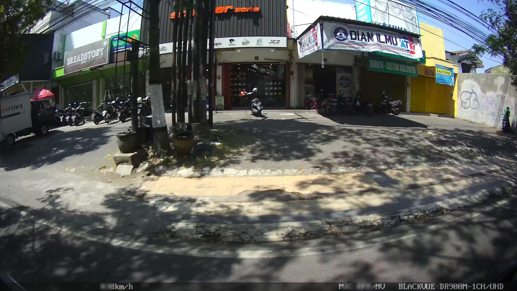 Street view near Markas "Seduluran Selawase", Malang — © kaart_2 (CC BY-SA · Mapillary)