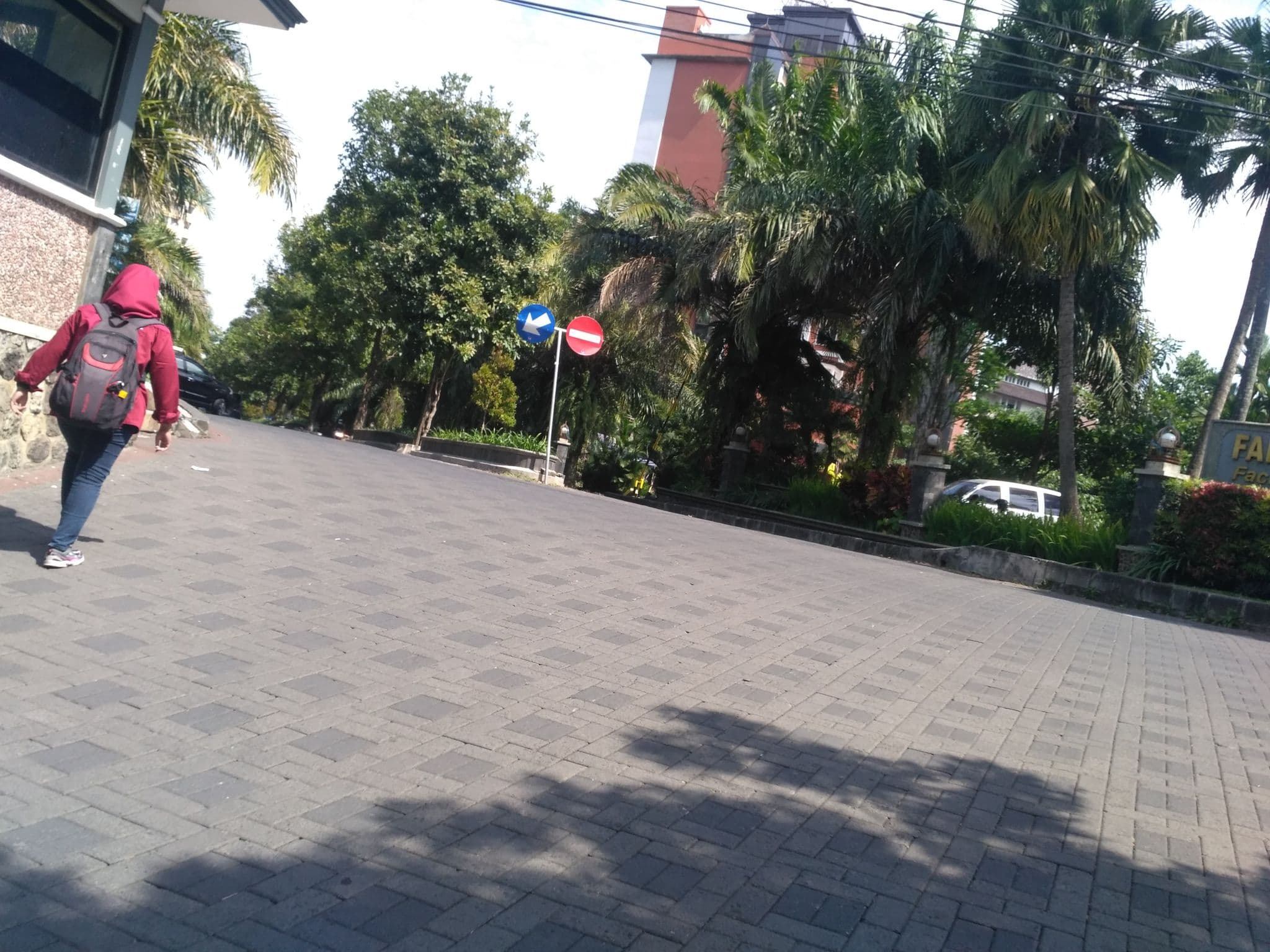 Street view near UB Hotel, Malang — © adi_sucipto (CC BY-SA · Mapillary)