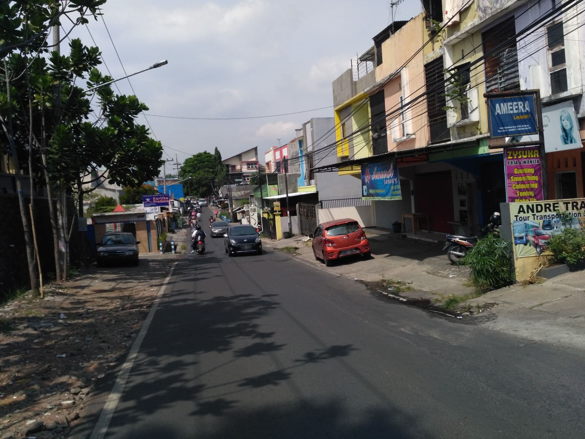 Street view near Hotel Bekizar, Malang — © adi_sucipto (CC BY-SA · Mapillary)