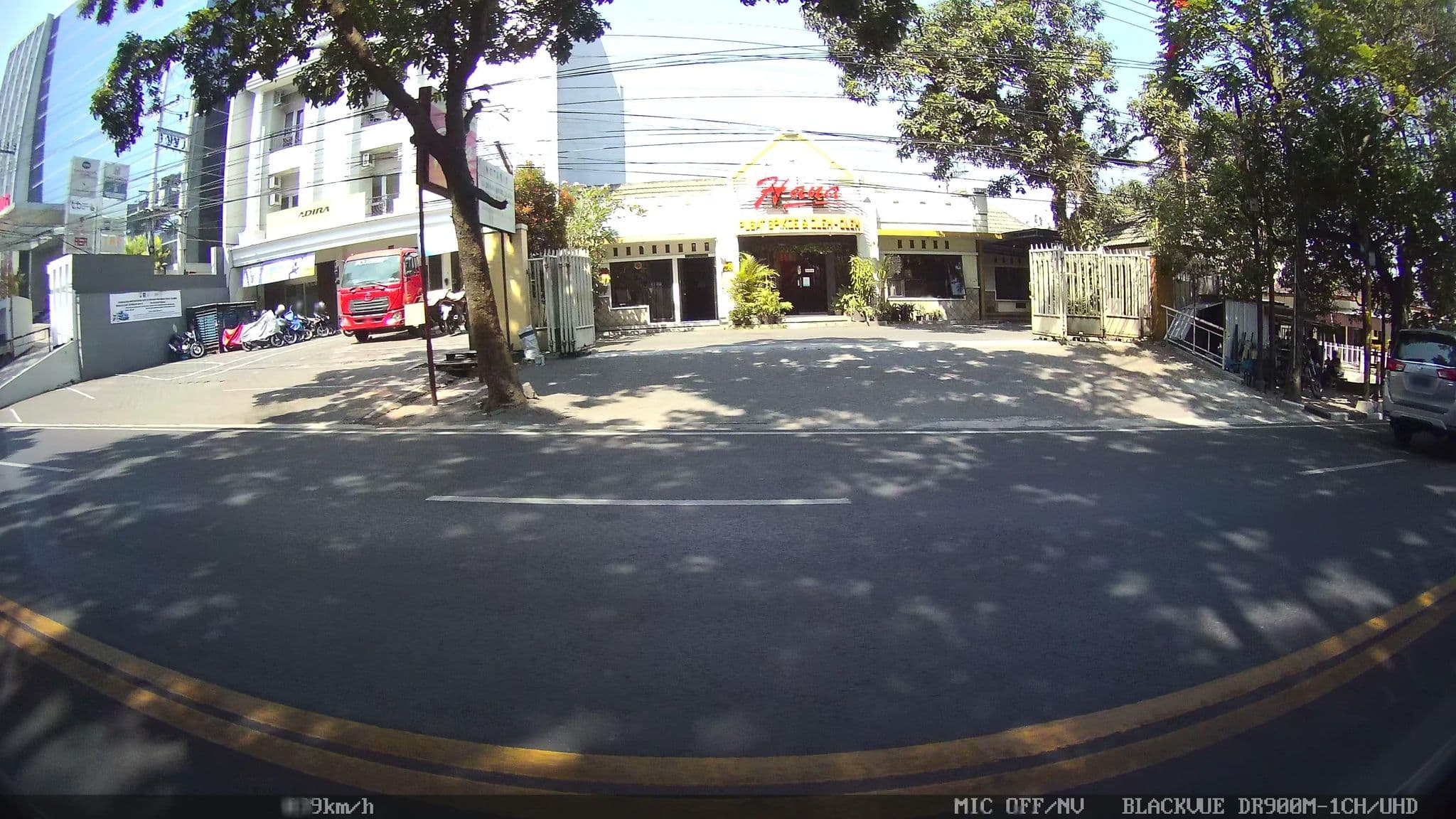 Street view near Pondok Backpacker Dormitory Style, Malang — © kaart_2 (CC BY-SA · Mapillary)