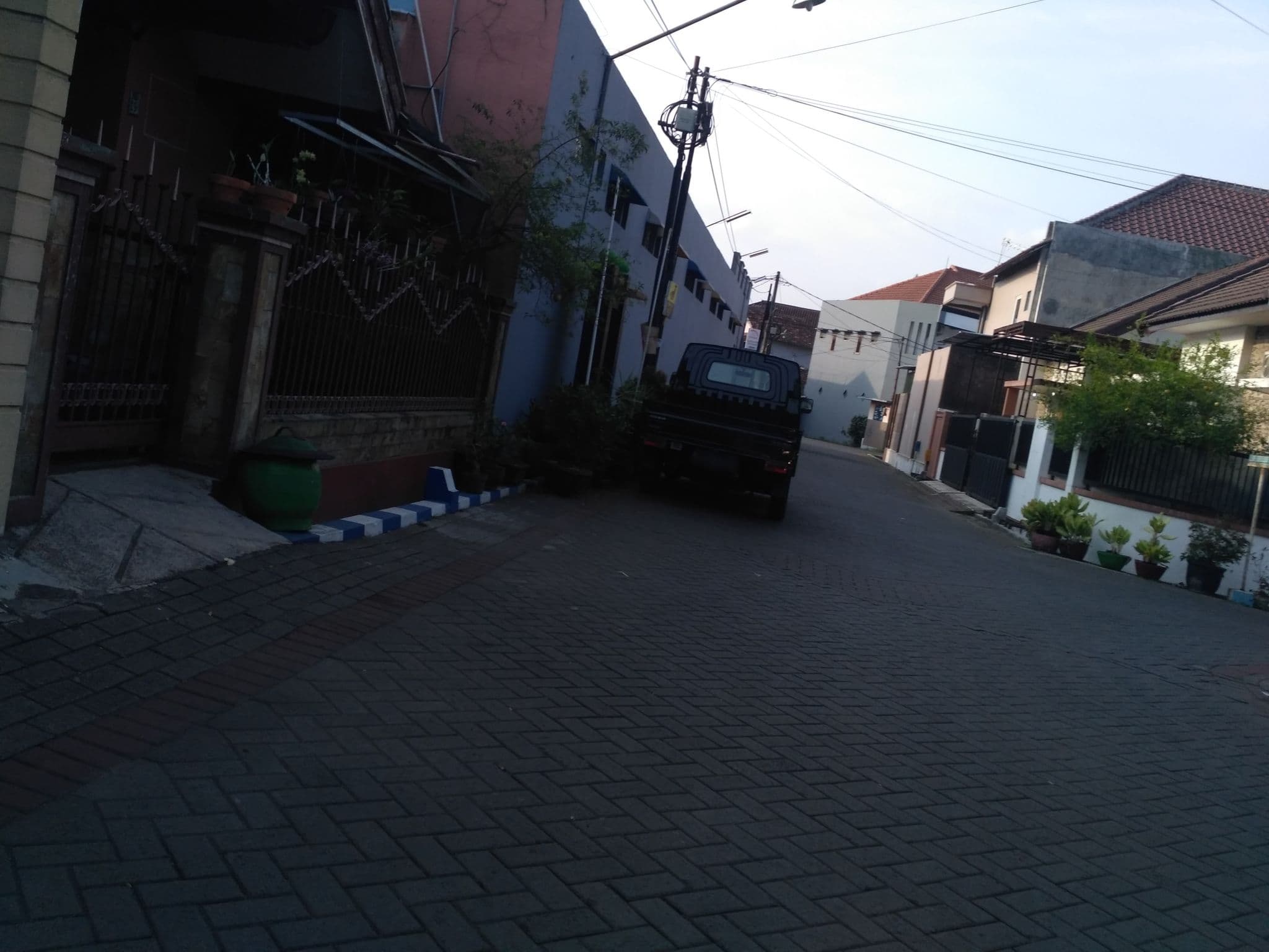Street view near Gracias Boarding House, Malang — © adi_sucipto (CC BY-SA · Mapillary)