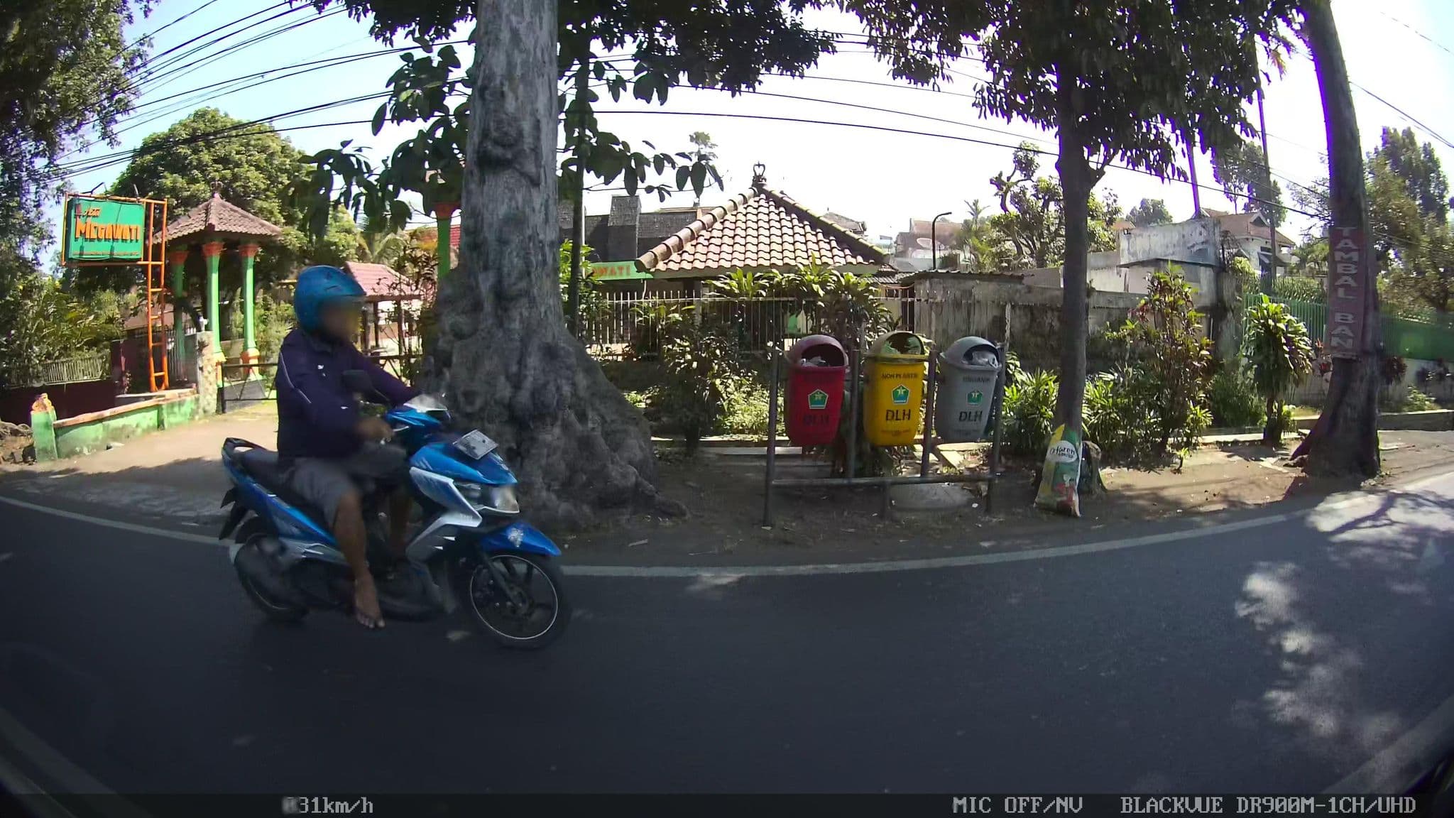 Street view near Hotel Megawati, Malang — © kaart_2 (CC BY-SA · Mapillary)