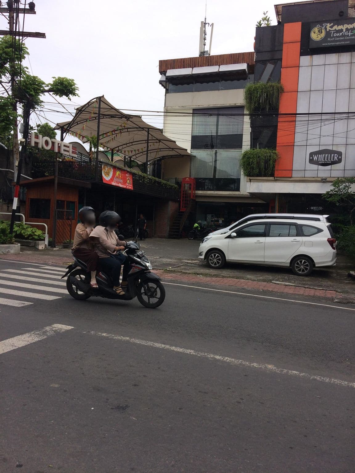 Street view near Kampong Tourist, Malang — © maphunter_id (CC BY-SA · Mapillary)