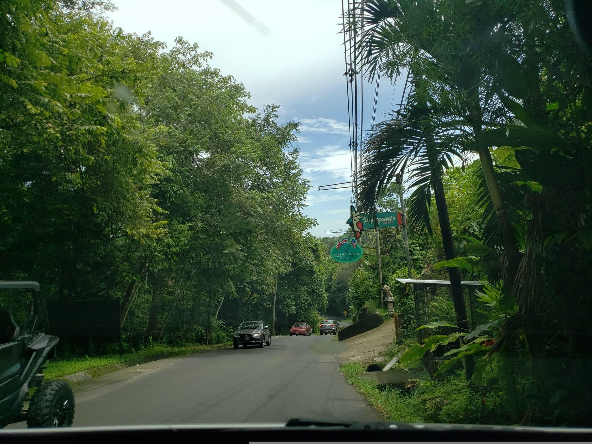 Street view near Las Tres Banderas, Quepos — © guyutetube (CC BY-SA · Mapillary)
