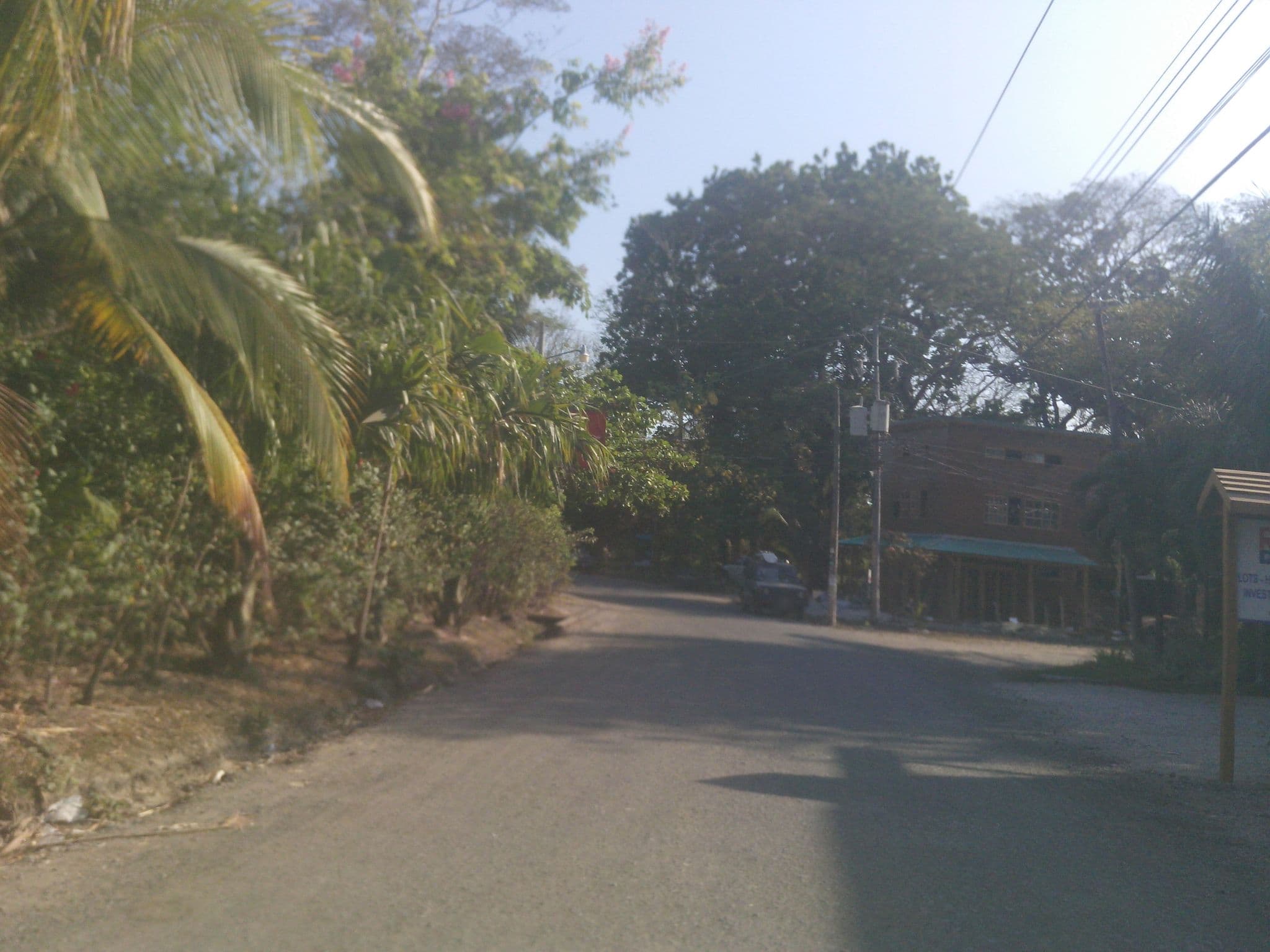 Street view near Living Hotel, Sámara